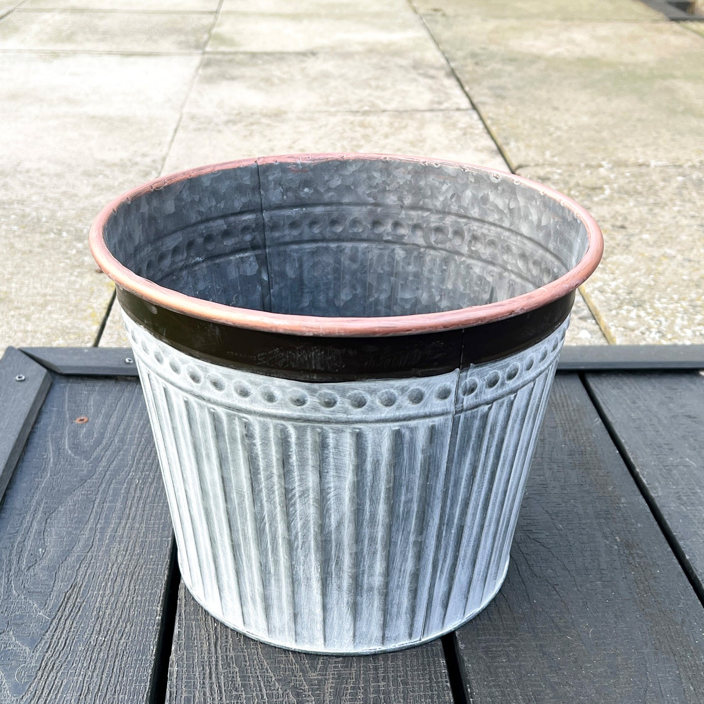27cm x 21cm Rose Gold Rim Galvanised Zinc Planter - Round