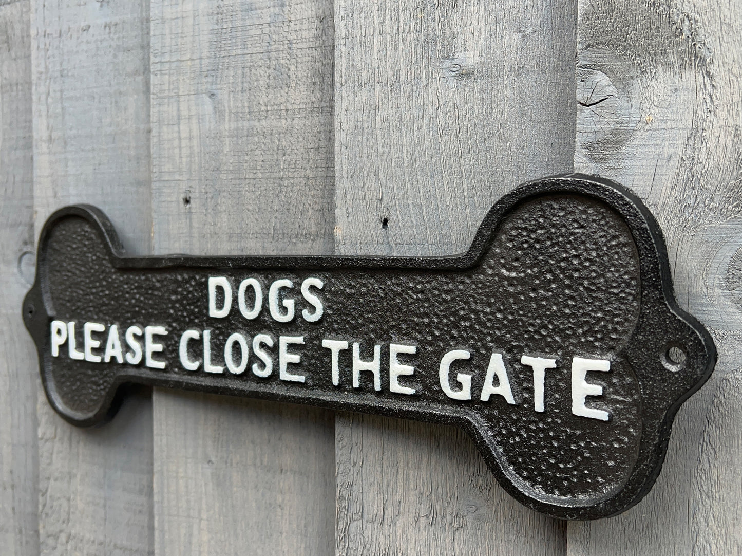 Dogs Please Close The Gate Sign - Cast Iron