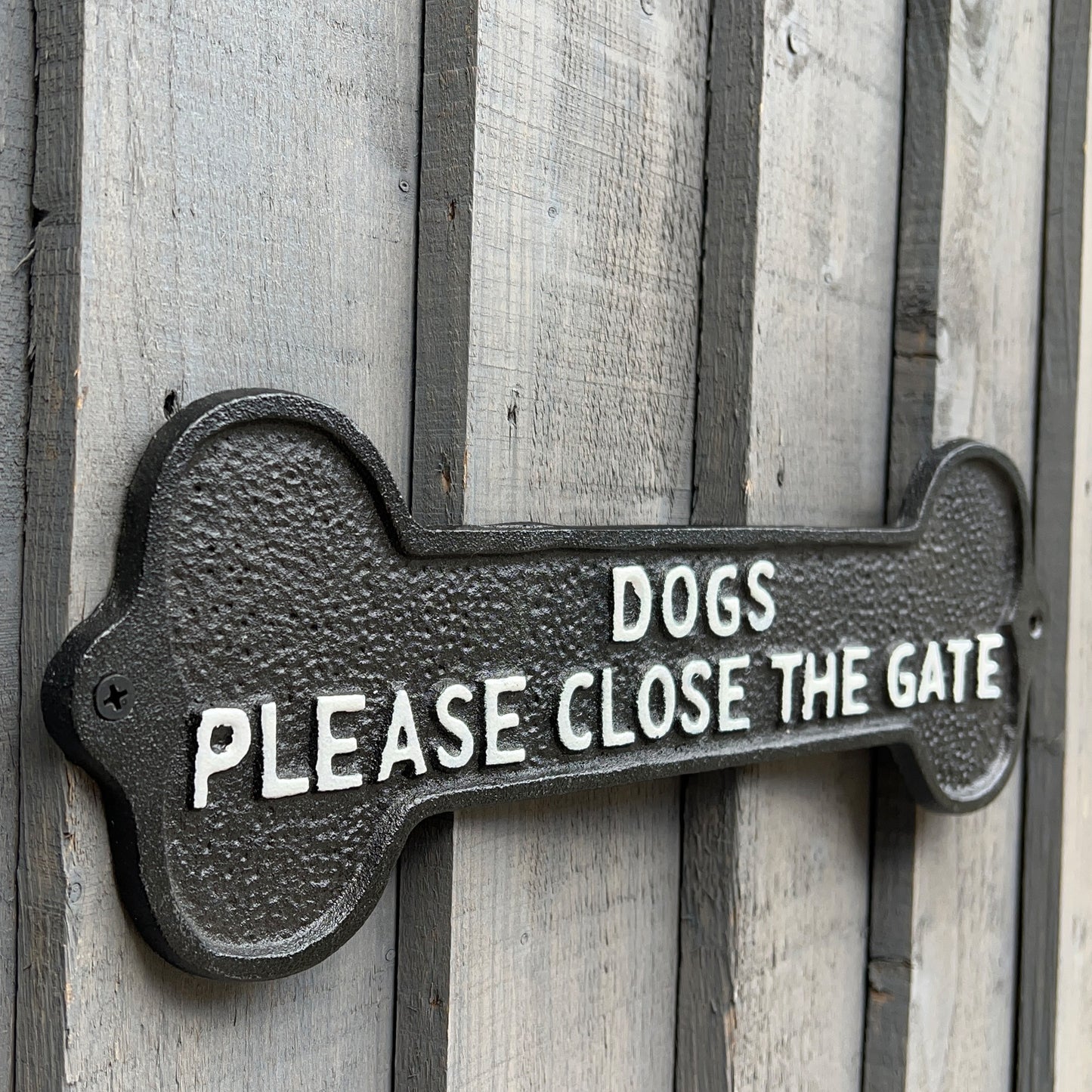 Dogs Please Close The Gate Sign - Cast Iron