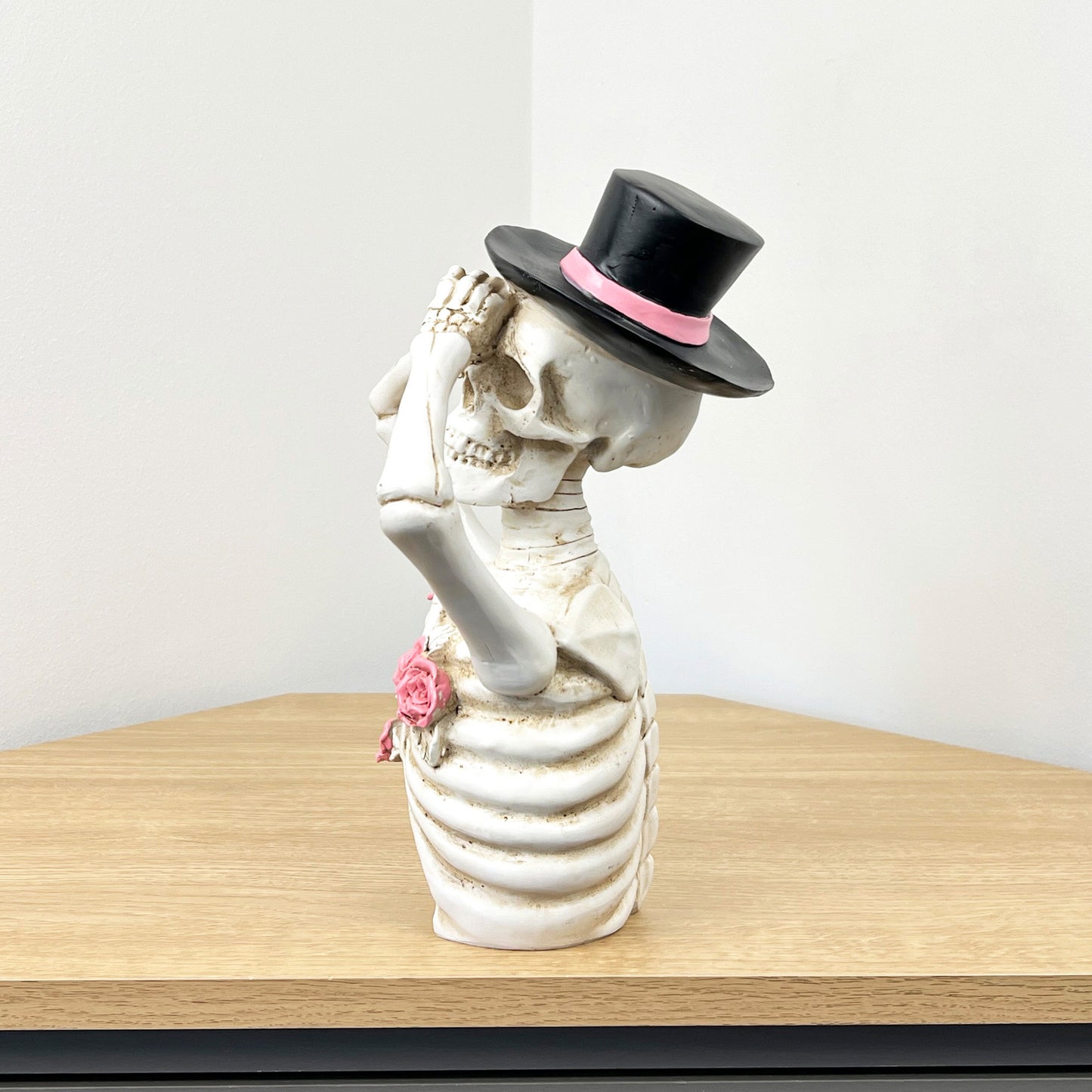 29cm Heart Hands Skeleton Bust - Resin