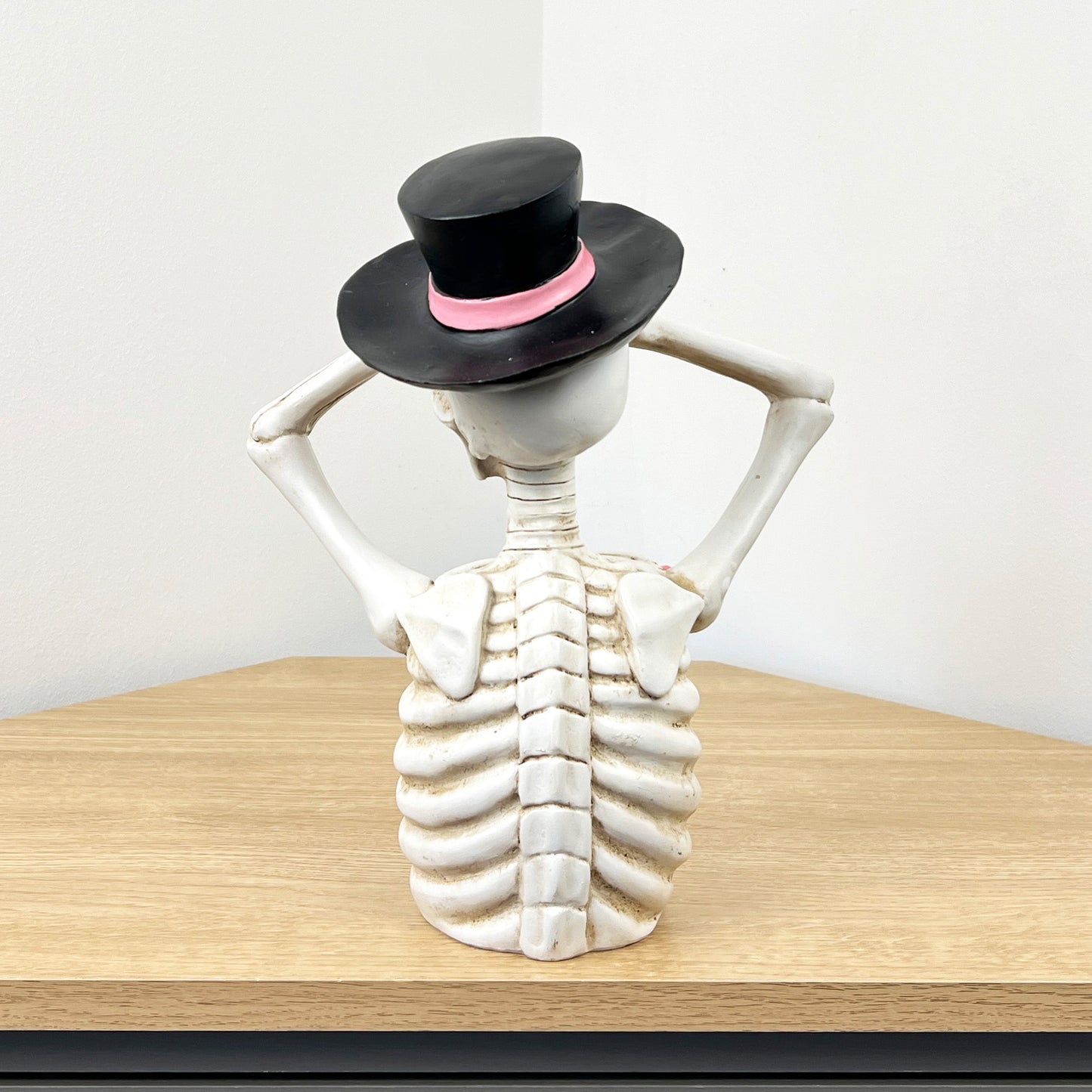 29cm Heart Hands Skeleton Bust - Resin