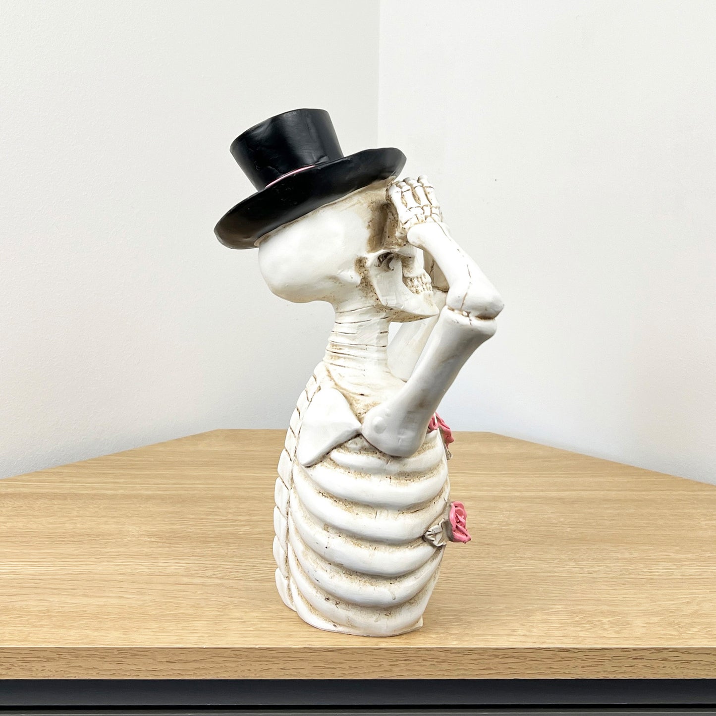 29cm Heart Hands Skeleton Bust - Resin