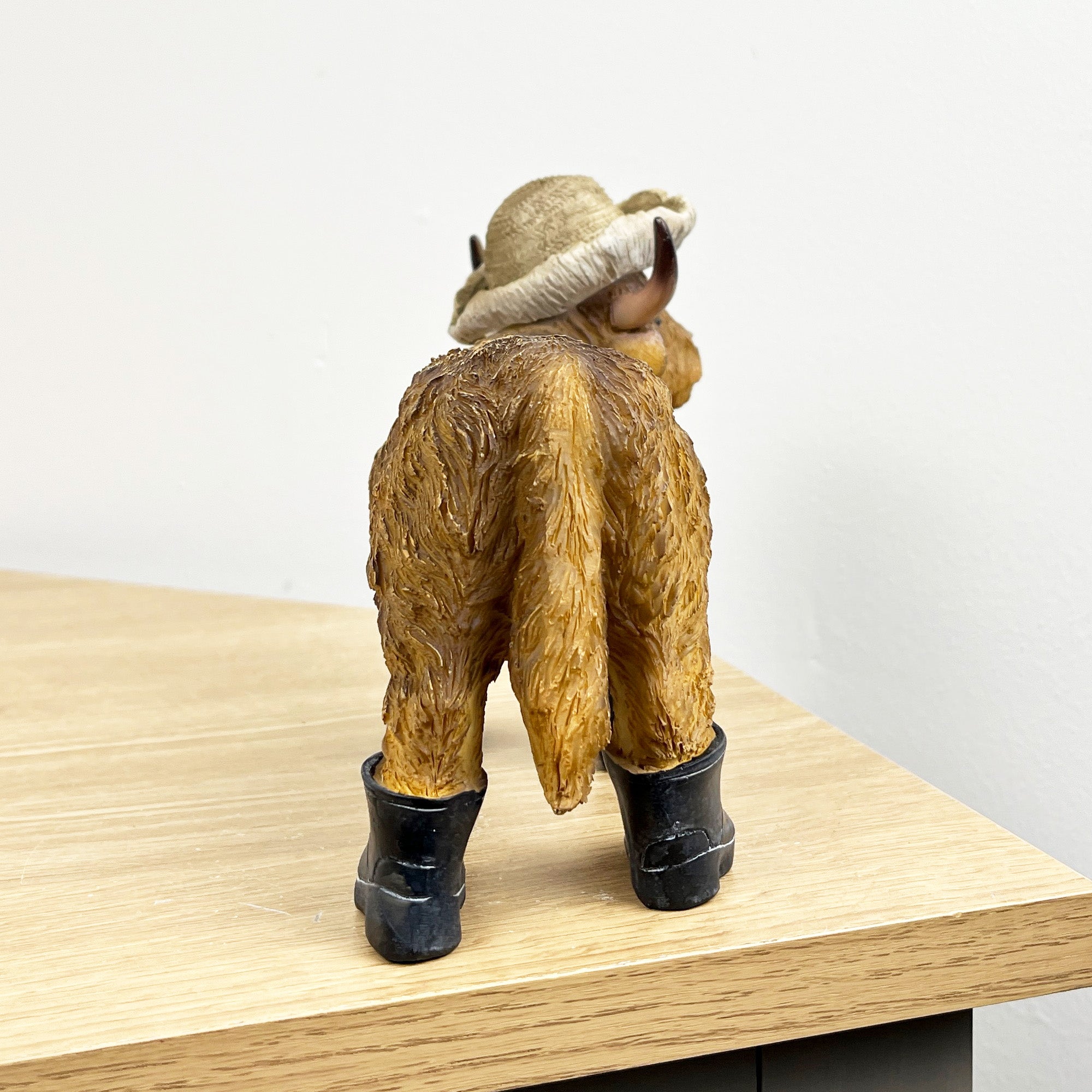 Small 17cm Straw Hat & Wellies Highland Cow Ornament / Figurine - Resin