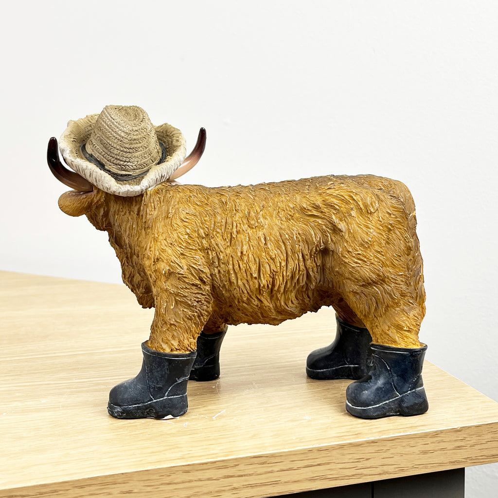 Small 17cm Straw Hat & Wellies Highland Cow Ornament / Figurine - Resin