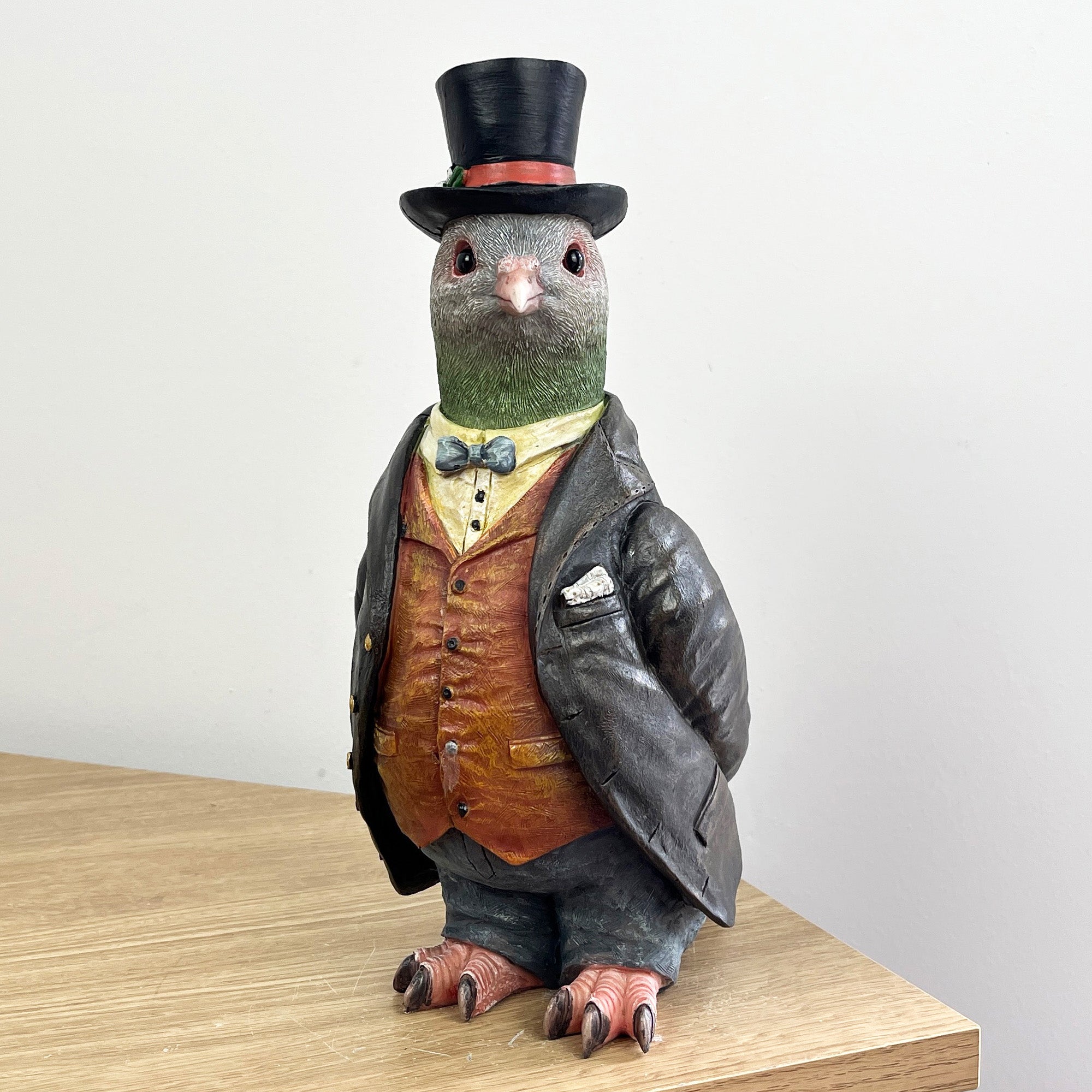 27.5cm Pigeon In a Suit and Top Hat Ornament – Resin