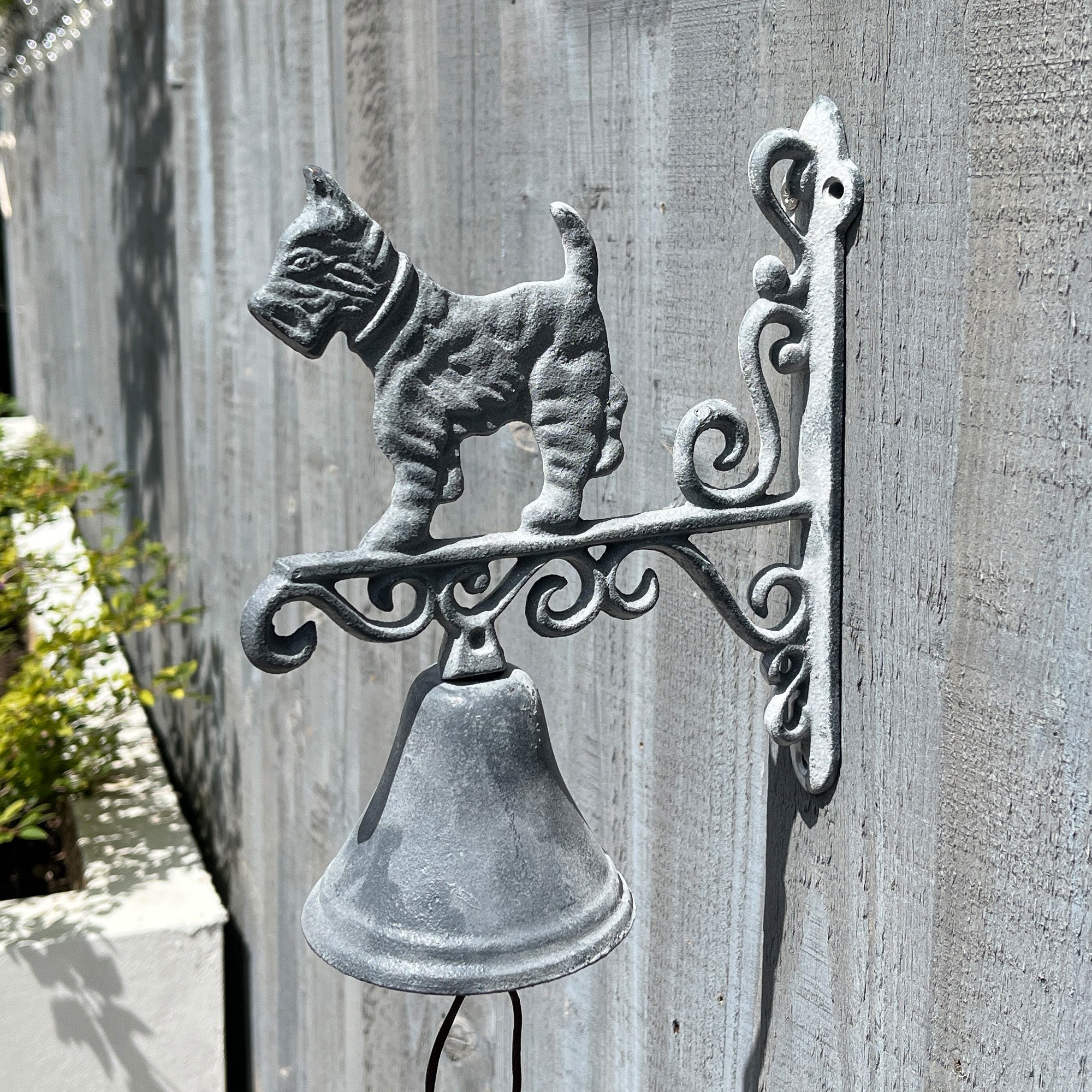 Scotty Dog Outdoor Garden Wall Bell – Cast Iron