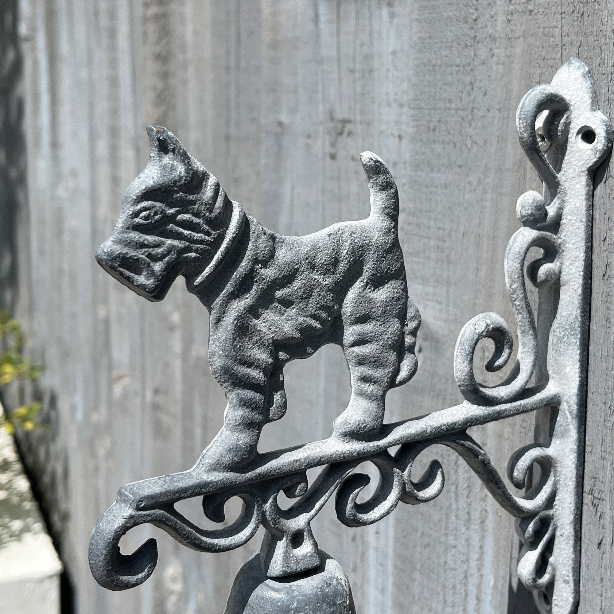 Scotty Dog Outdoor Garden Wall Bell – Cast Iron