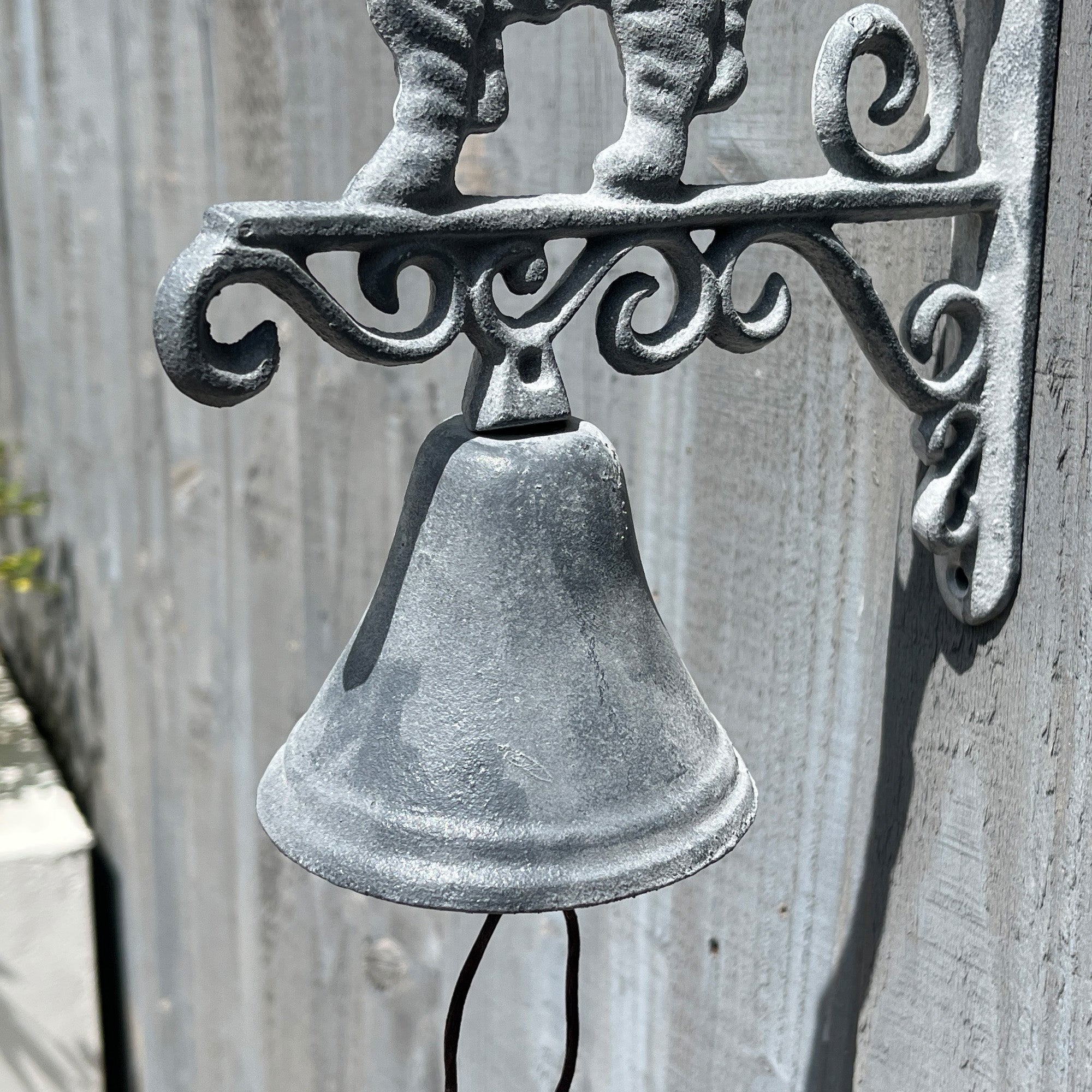 Scotty Dog Outdoor Garden Wall Bell – Cast Iron
