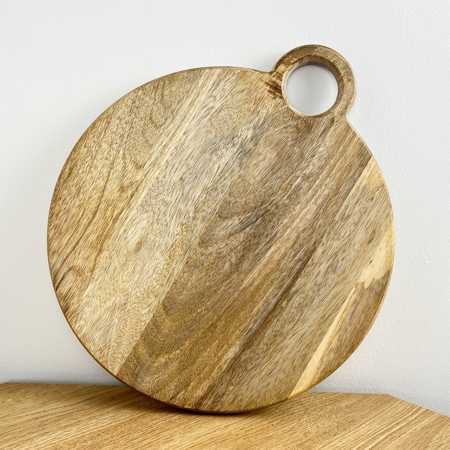 30cm Round Mango Wood Chopping Board