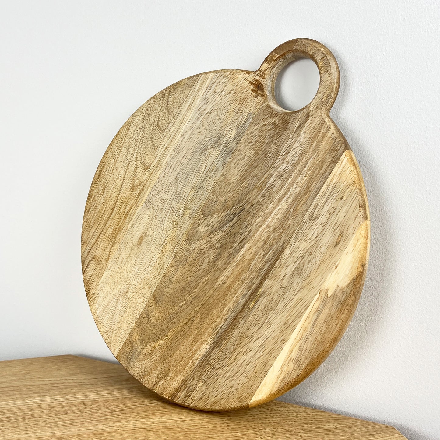 30cm Round Mango Wood Chopping Board