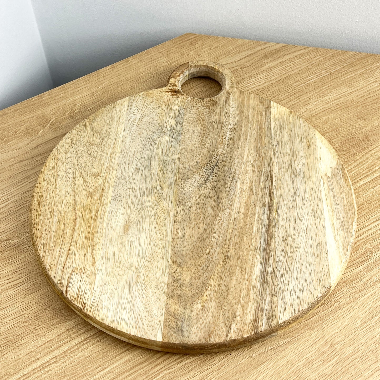 30cm Round Mango Wood Chopping Board