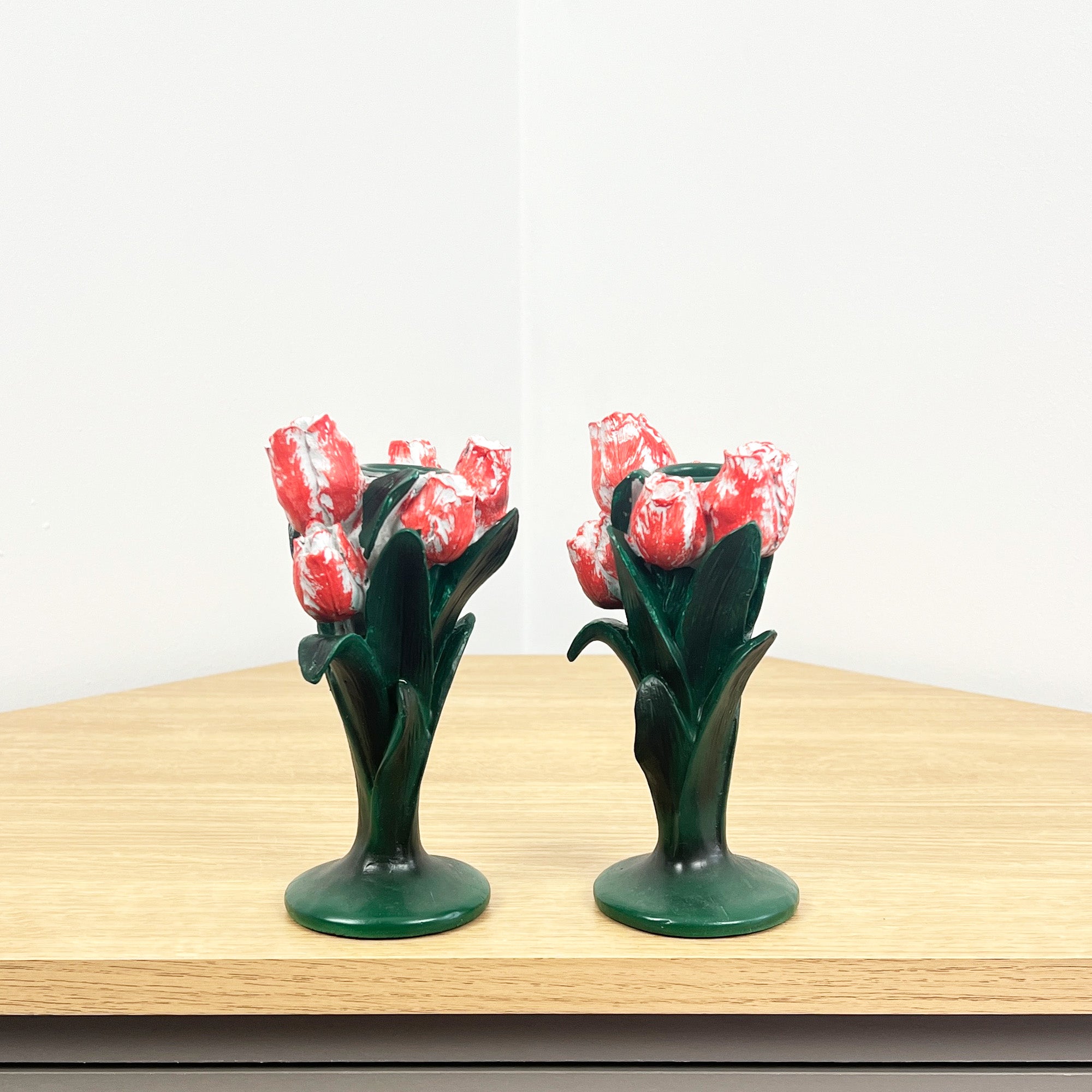 Set of 2 Floral Tulip Candle Holders – Resin