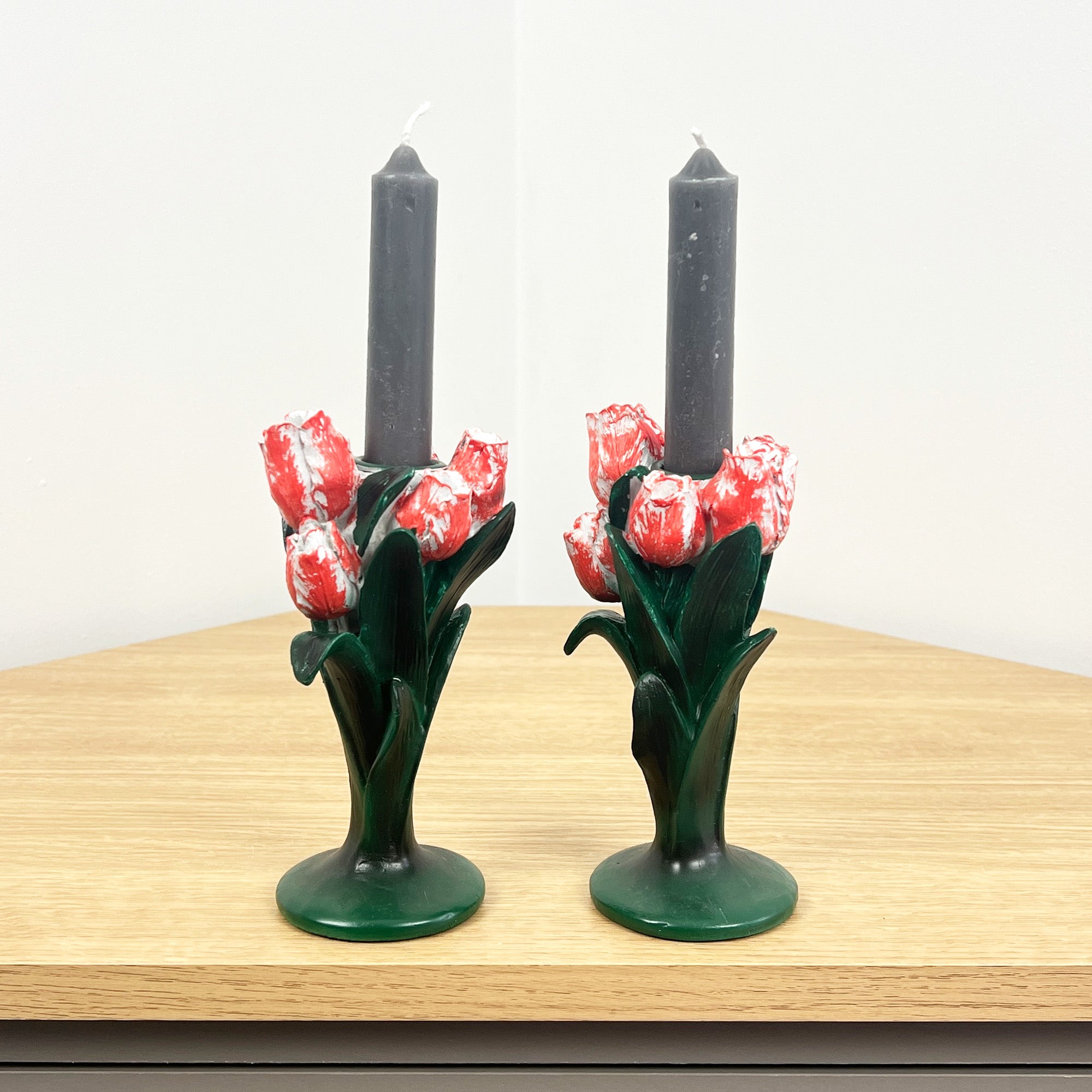 Set of 2 Floral Tulip Candle Holders – Resin