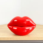 RedLipsOrnament-MainHighRes