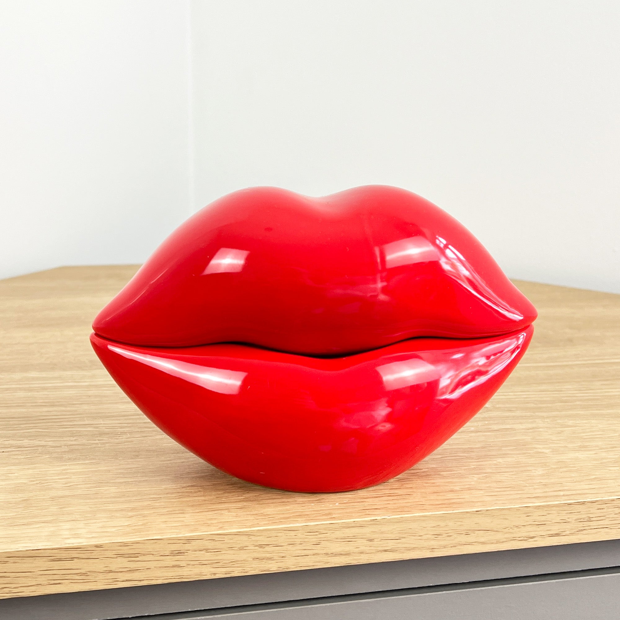 RedLipsOrnament-TrinketPot
