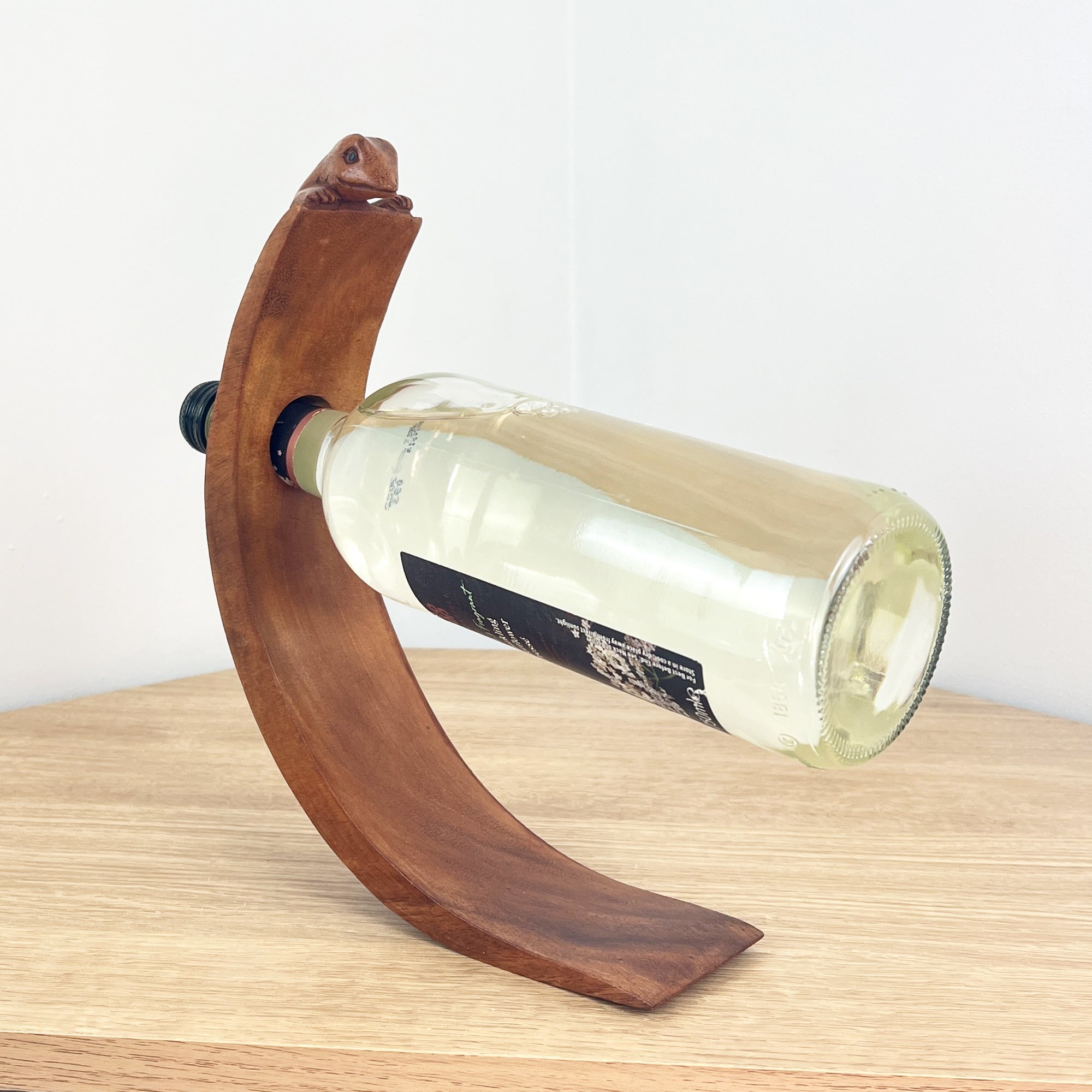 Balancing Wine Bottle Holder - Gecko / Lizard