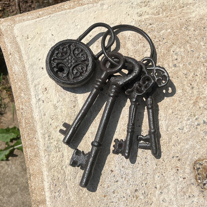 Antique Style Cast Iron Keys with Padlock