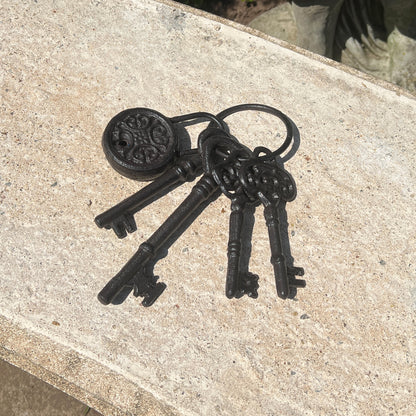 Antique Style Cast Iron Keys with Padlock