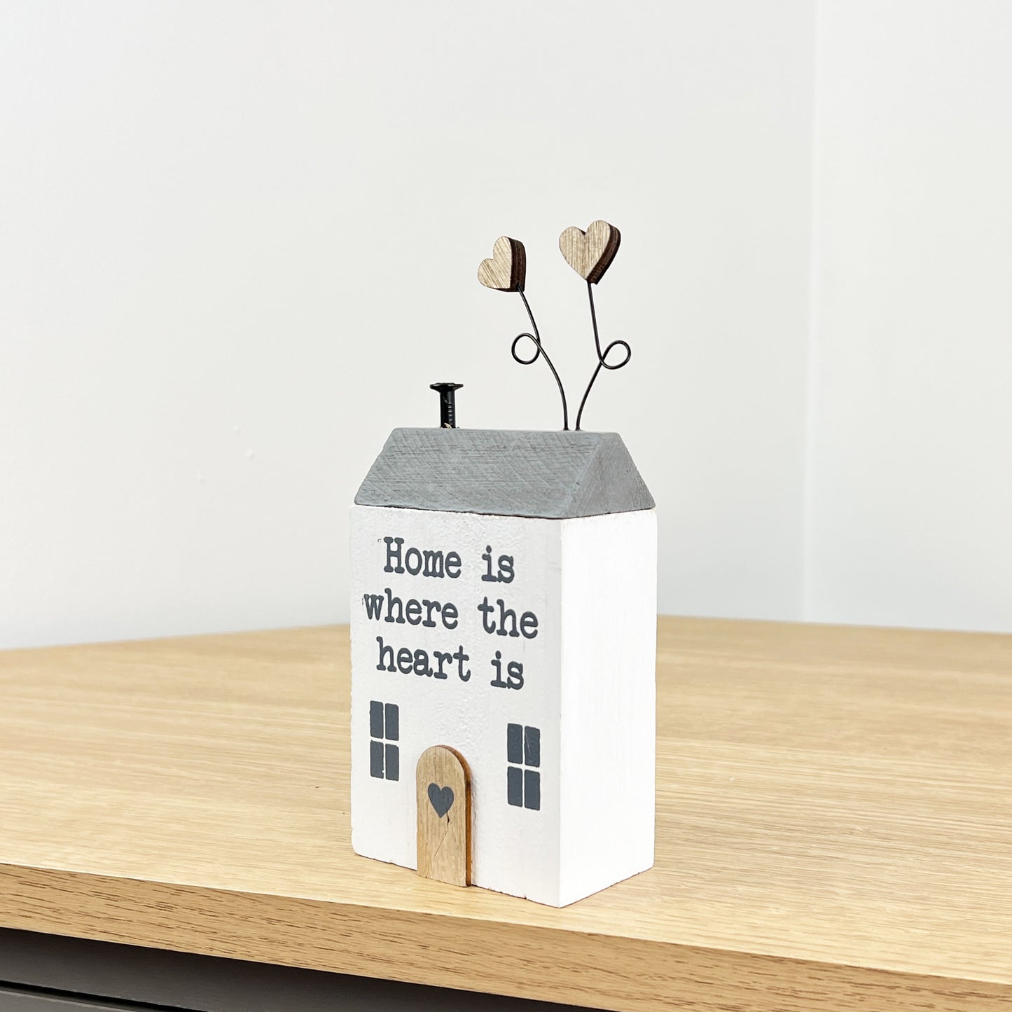 Cute Rustic House Ornament - 'Home Is Where The Heart Is' Sentimental Block / Sign