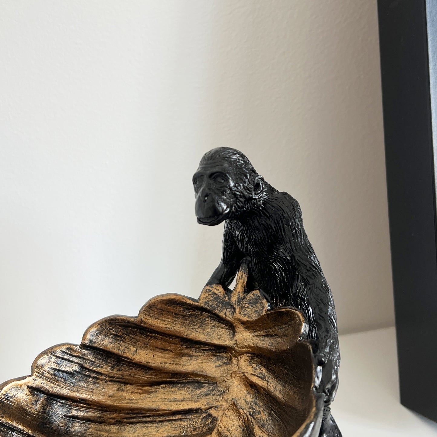 Monkey with Leaf Trinket Dish - Black / Gold