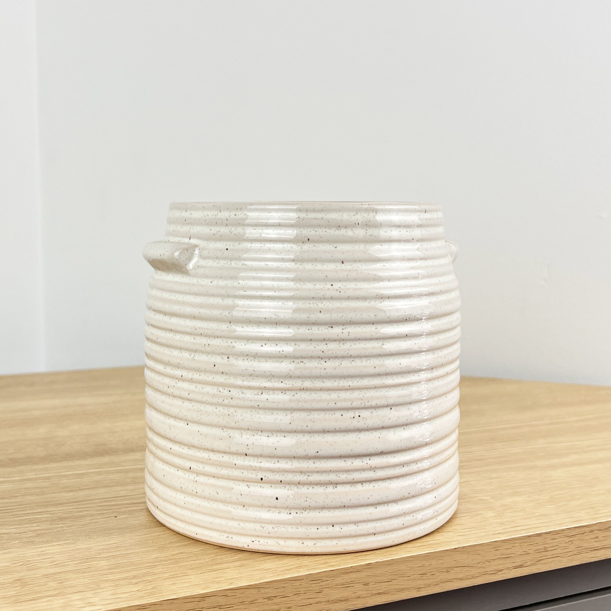 Ribbed Ceramic Plant Pot Holder - Neutral Home Decoration