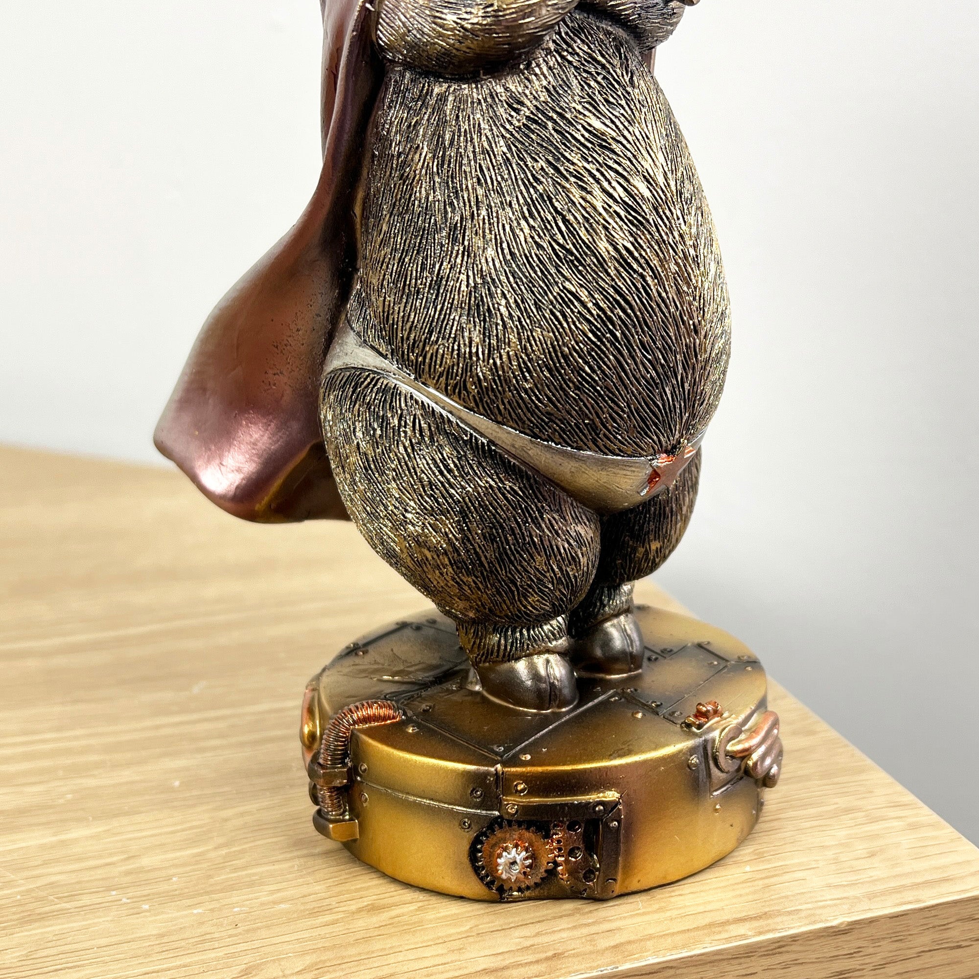 21.5cm Steampunk Super Pig Ornament – Resin