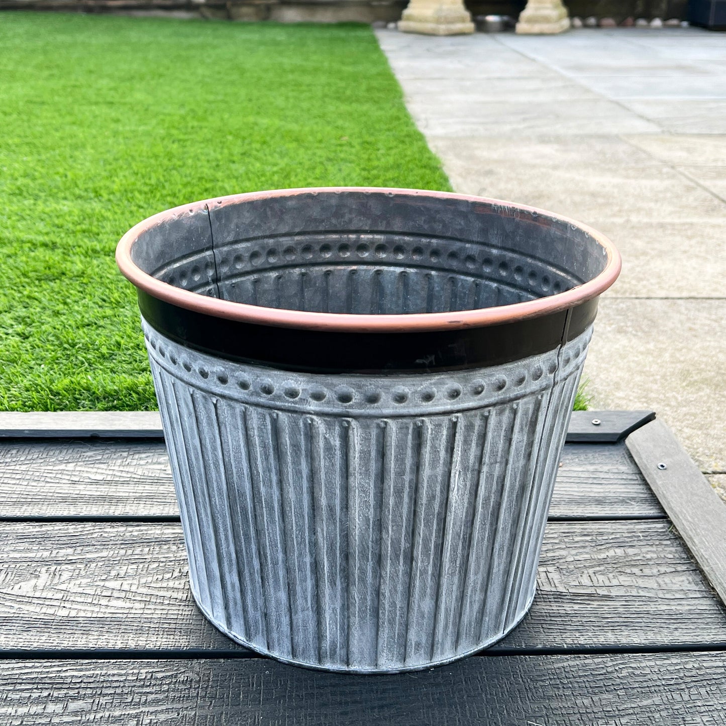 29.5cm x 22cm Rose Gold Rim Galvanised Zinc Planter - Round
