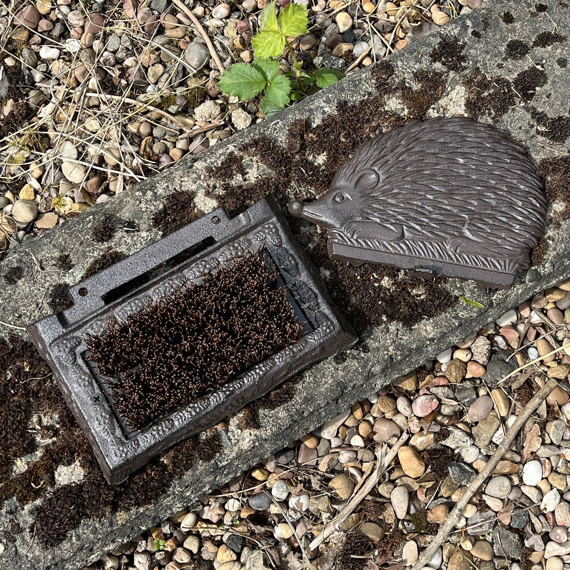 Hedgehog Boot Scraper – Cast Iron