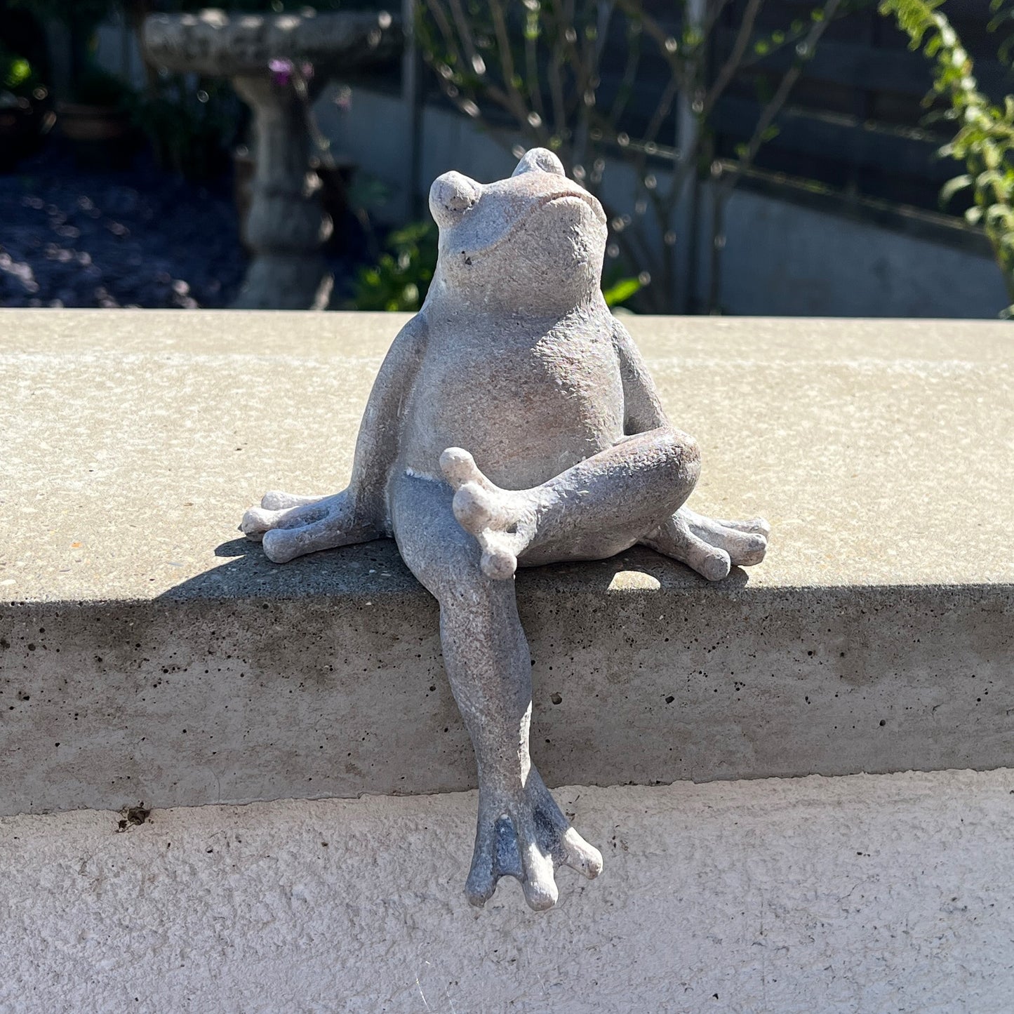 Resin Frog Garden Wall Ornament - Crossed Leg