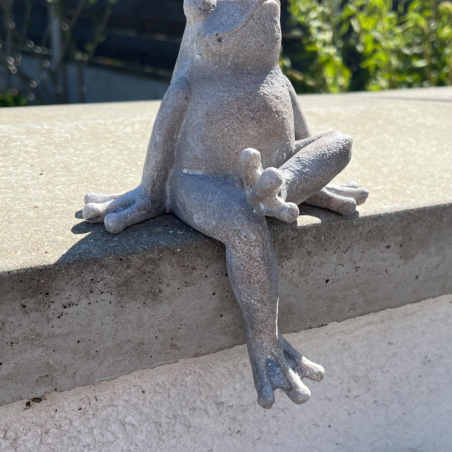 Resin Frog Garden Wall Ornament - Crossed Leg