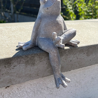 Resin Frog Garden Wall Ornament - Crossed Leg