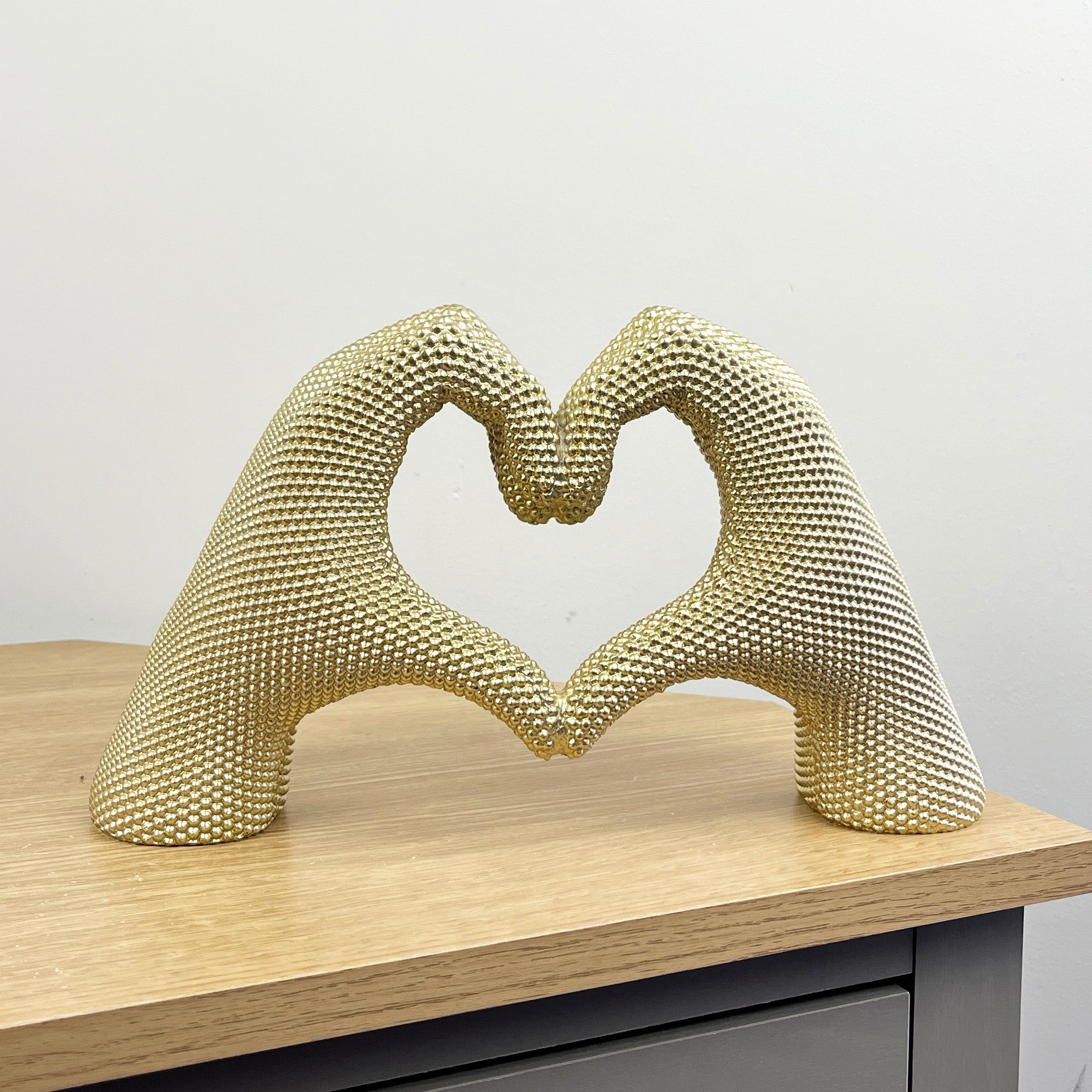 30.5cm x 17cm Gold Heart Hands Ornament - Resin