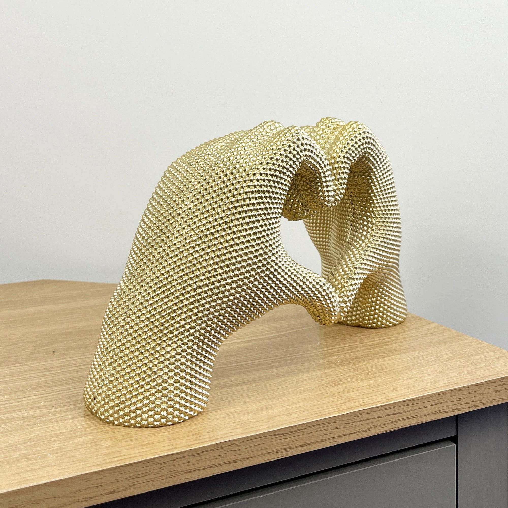 30.5cm x 17cm Gold Heart Hands Ornament - Resin