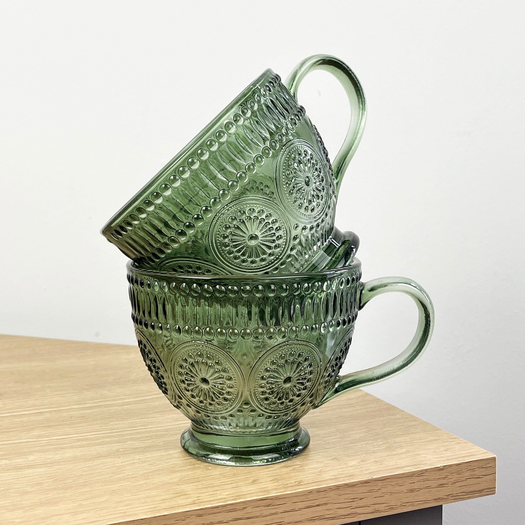 Set of 2 Vintage Style Glass Mugs – Green