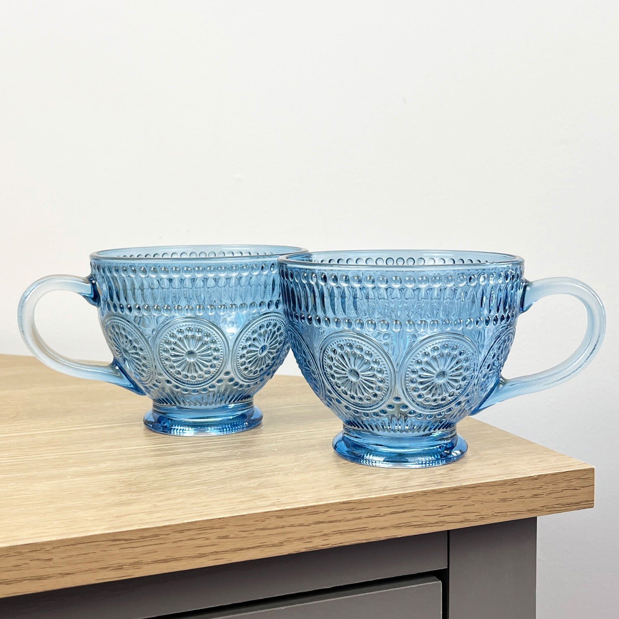 Set of 2 Vintage Style Glass Mugs – Blue