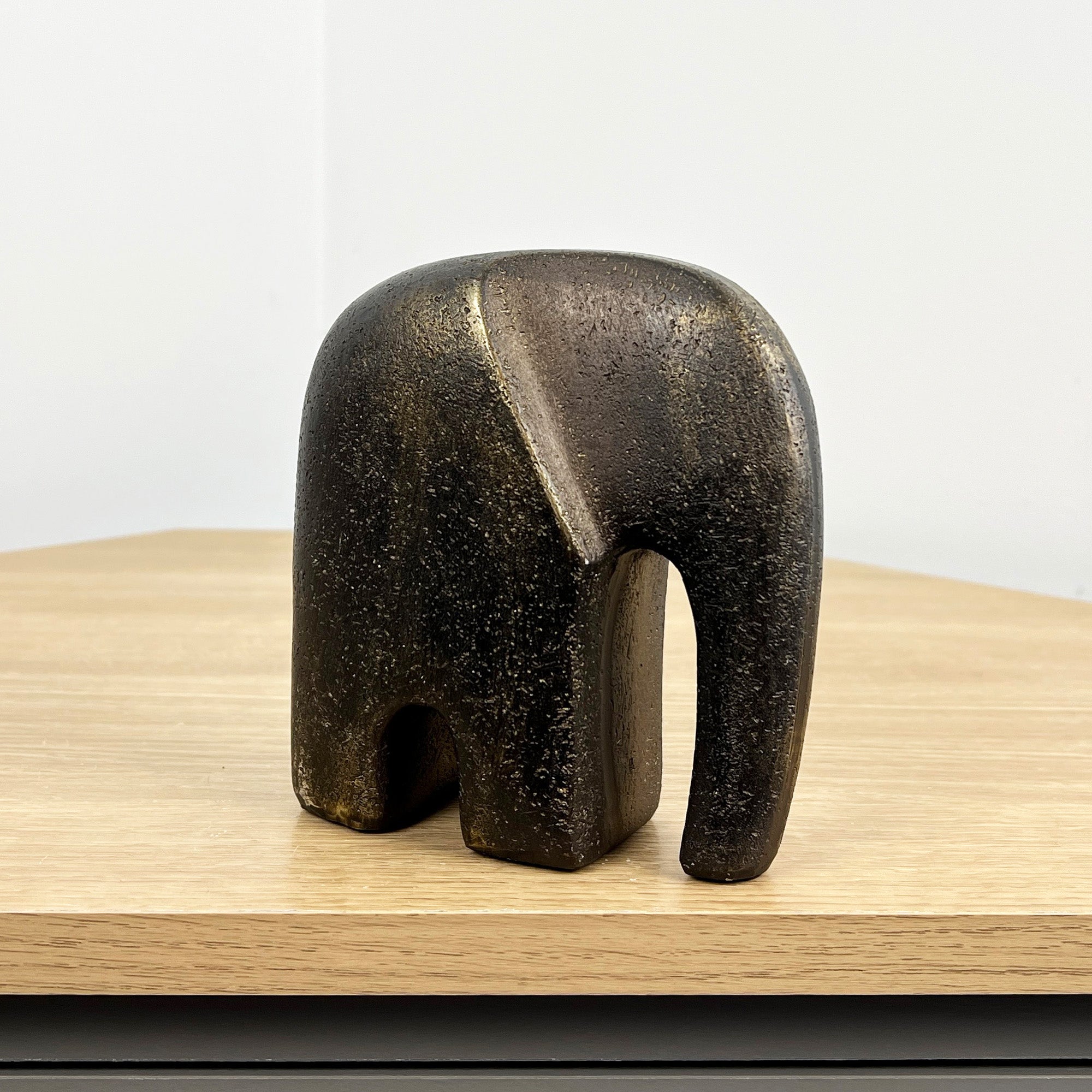 13.7cm Bronze Elephant Ornament – Resin