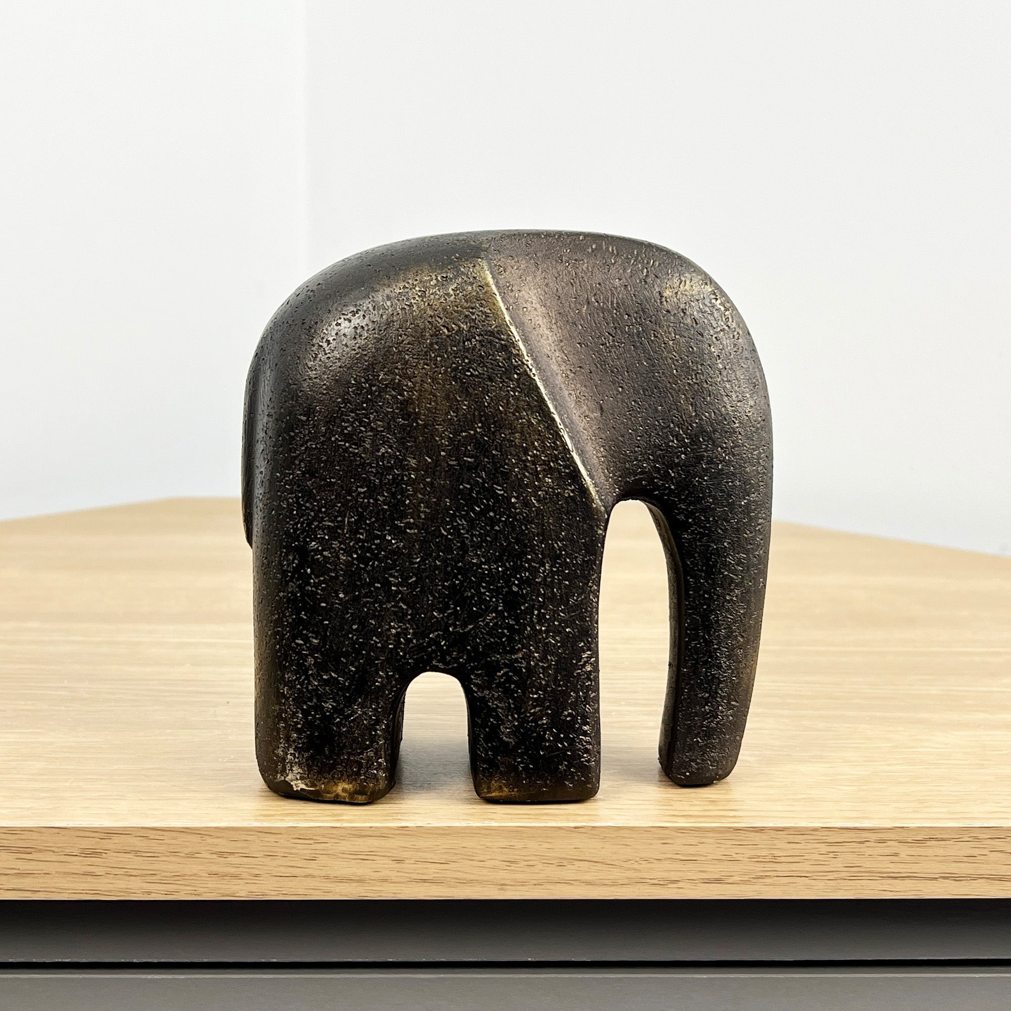 13.7cm Bronze Elephant Ornament – Resin