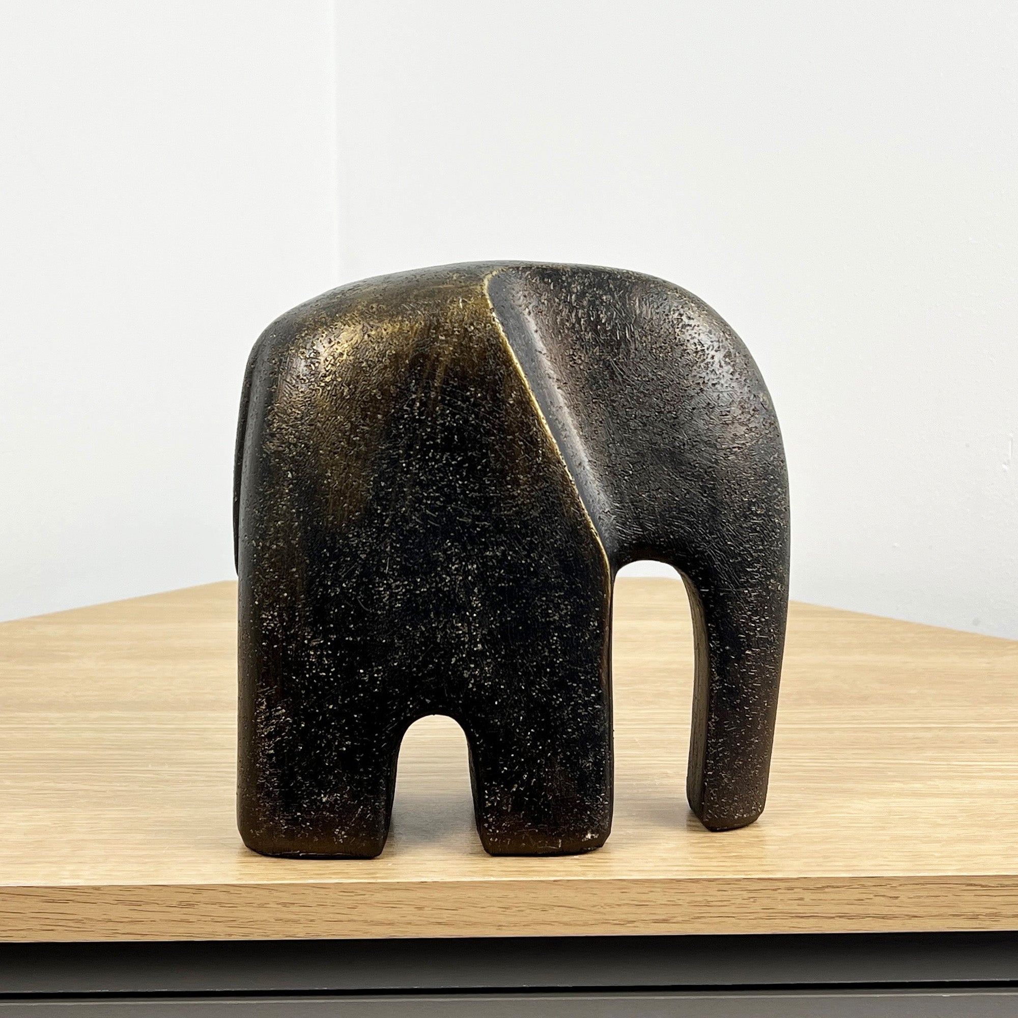 19cm Bronze Elephant Ornament – Resin