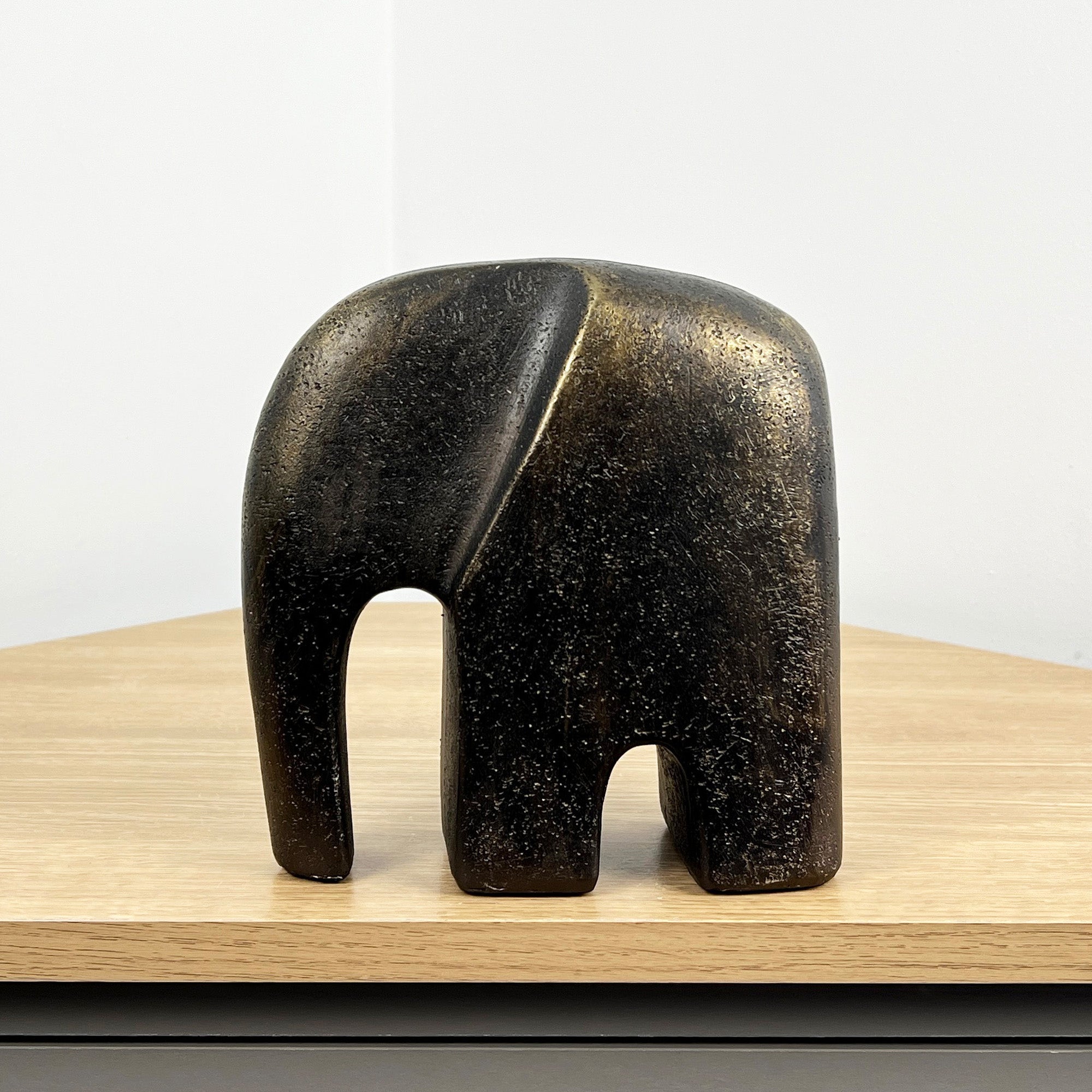 19cm Bronze Elephant Ornament – Resin