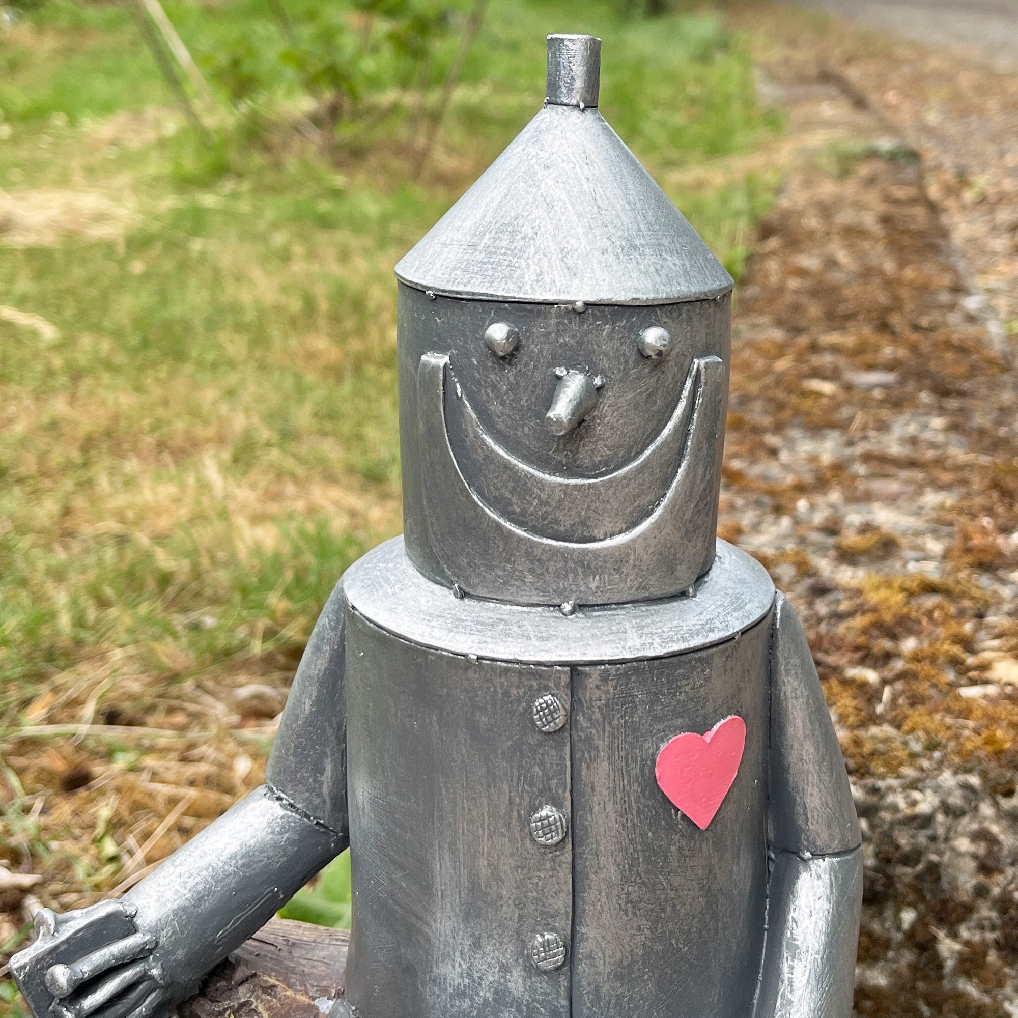 20.5cm Resin Tin Man Sitting on Log Garden Ornament