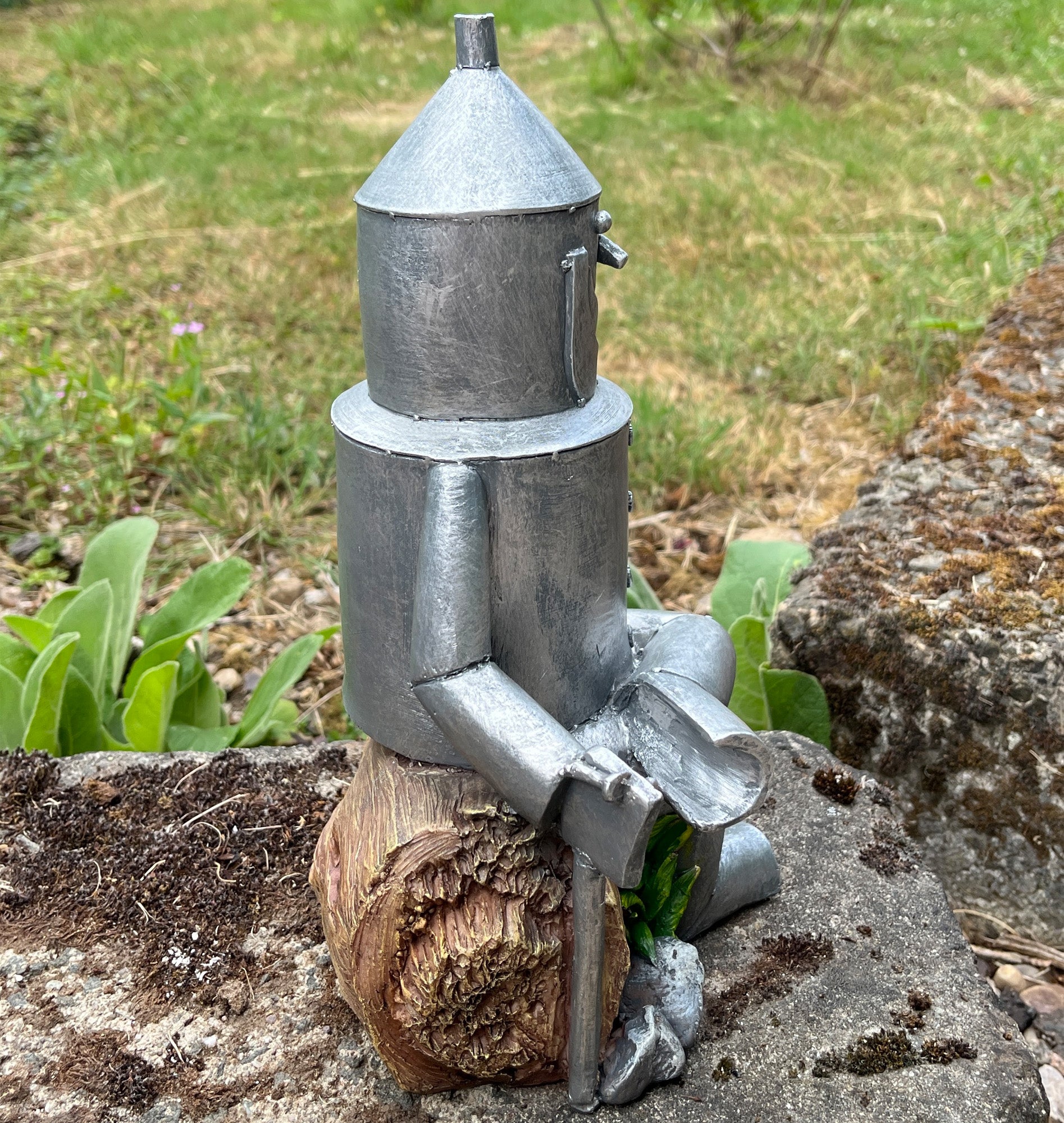 20.5cm Resin Tin Man Sitting on Log Garden Ornament