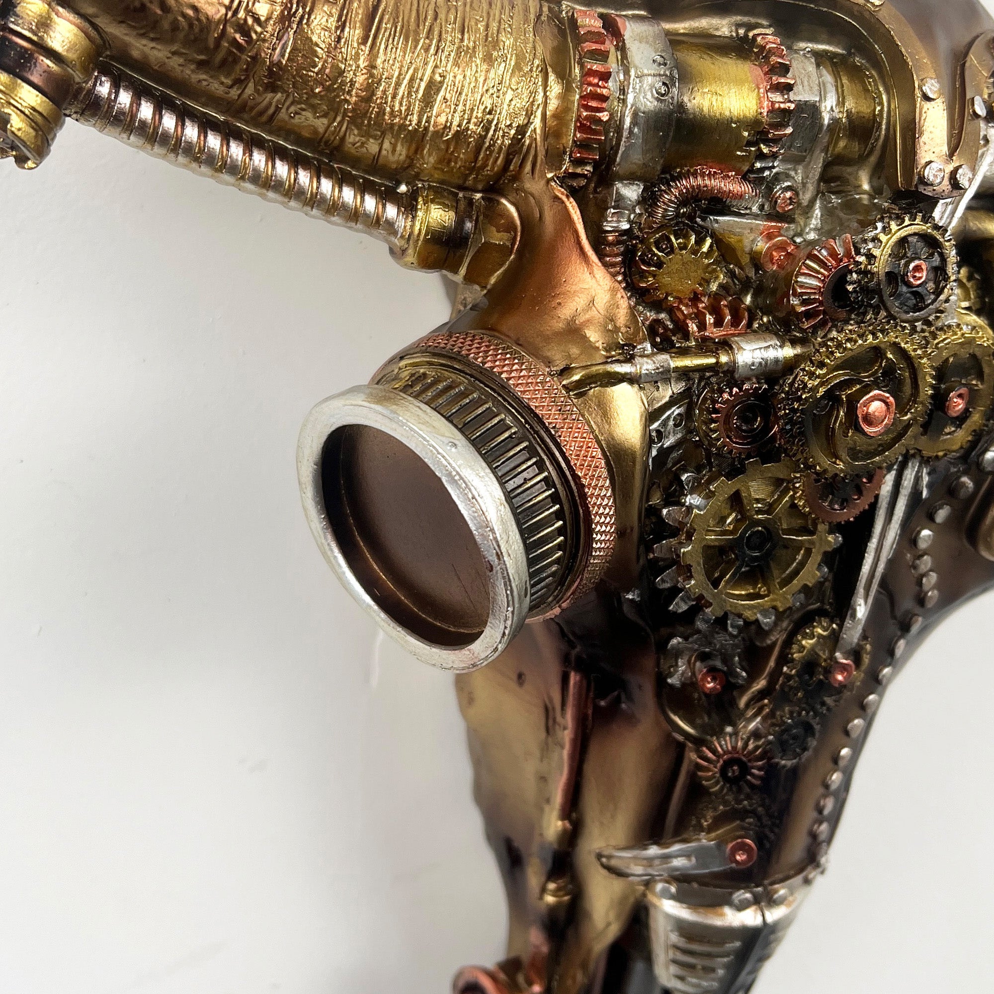 30.5cm Steampunk Cow Skull with Horns Wall Decoration – Resin