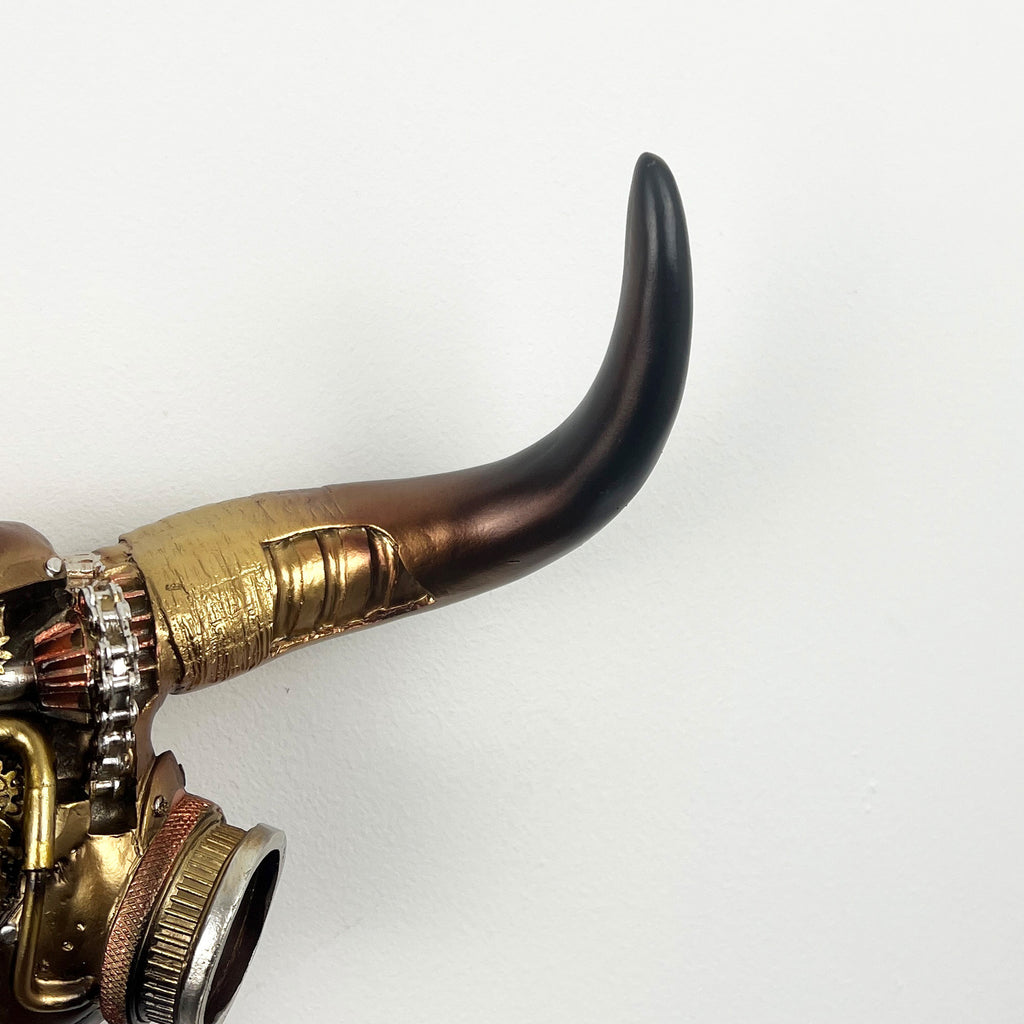 30.5cm Steampunk Cow Skull with Horns Wall Decoration – Resin