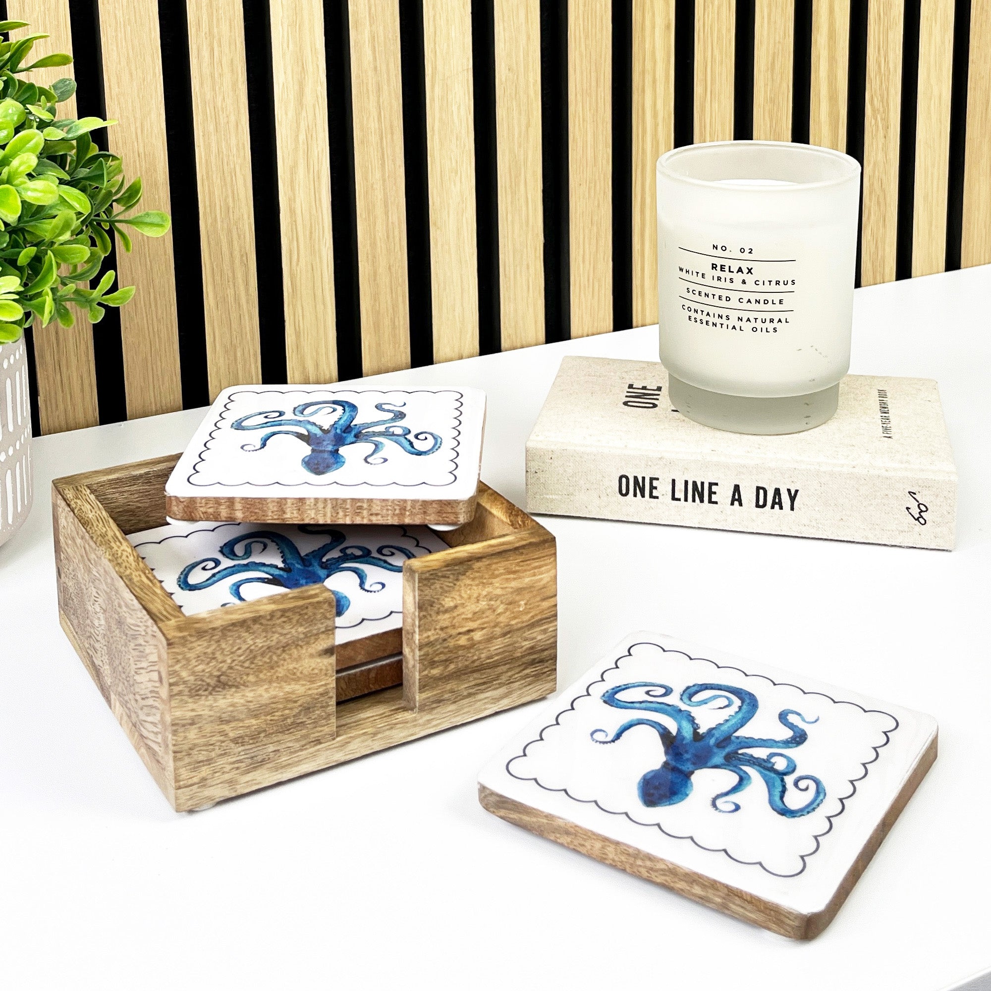 Set of 4 Wooden Coasters in Holder – Octopus