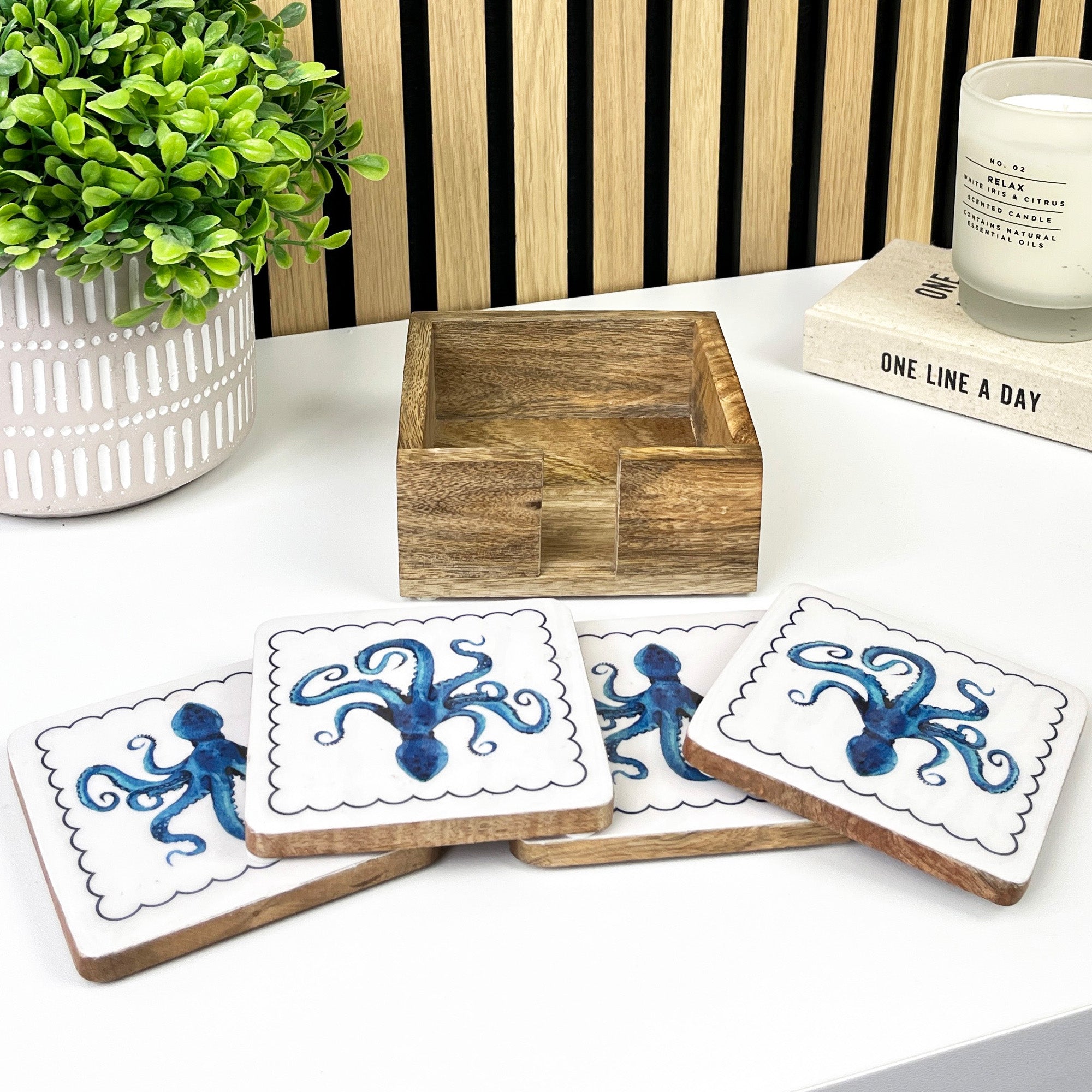 Set of 4 Wooden Coasters in Holder – Octopus
