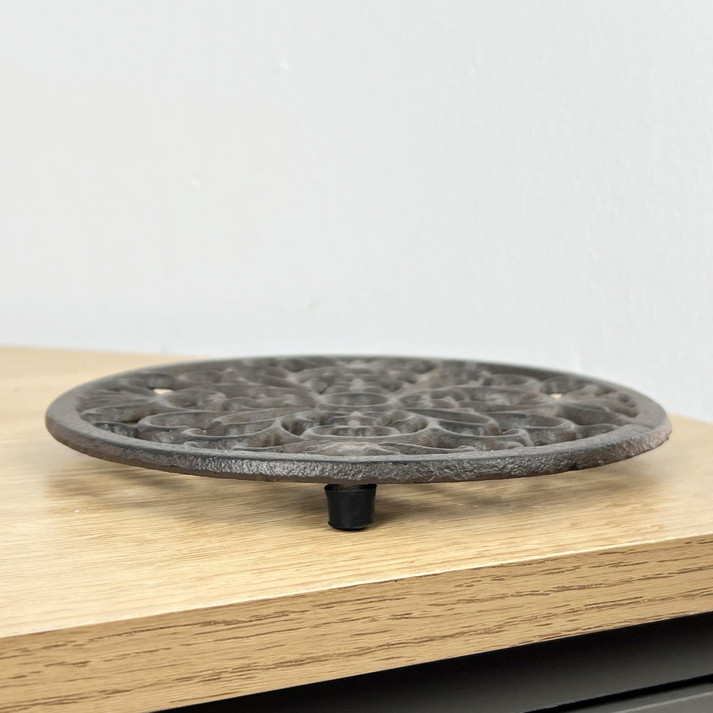 17cm Round Cast Iron Trivet - Brown