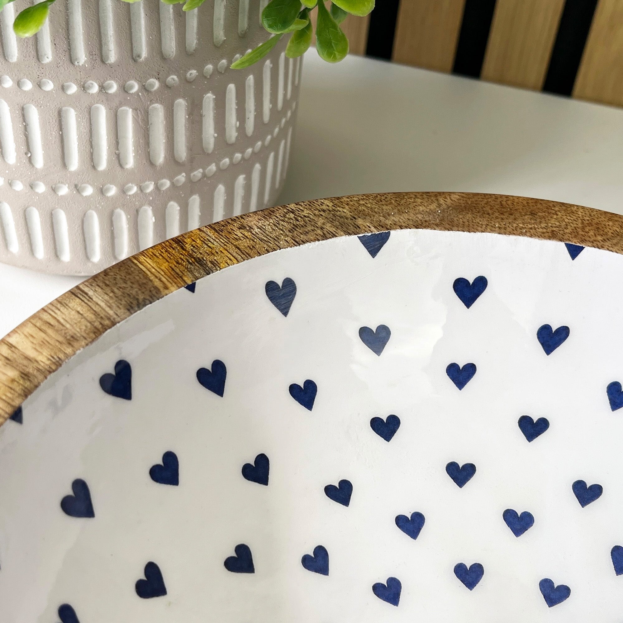 24.5cm Decorative Wooden Bowl with Enamel Hearts Pattern