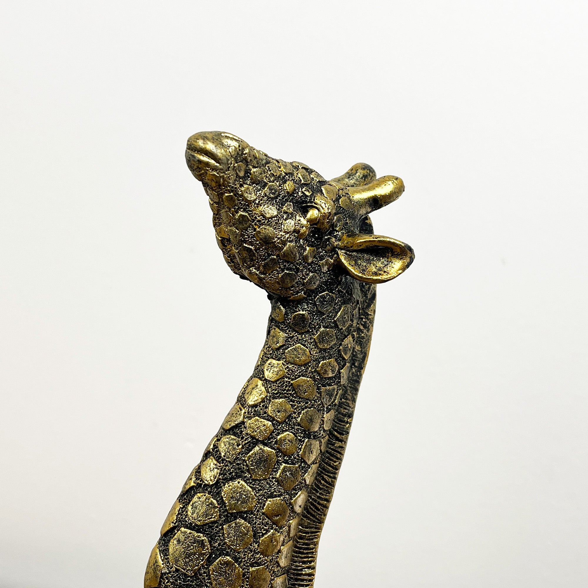 23.5cm Sitting Gold Giraffe Ornament - Resin