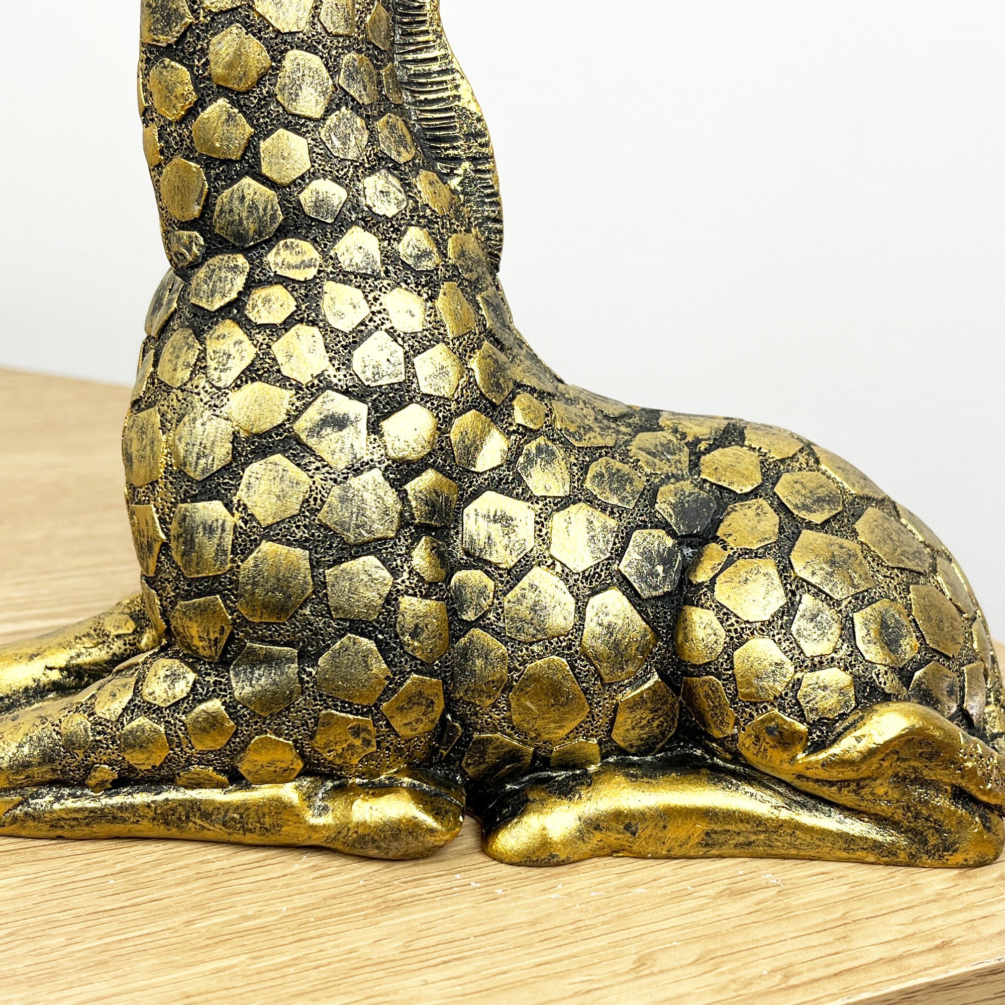 23.5cm Sitting Gold Giraffe Ornament - Resin
