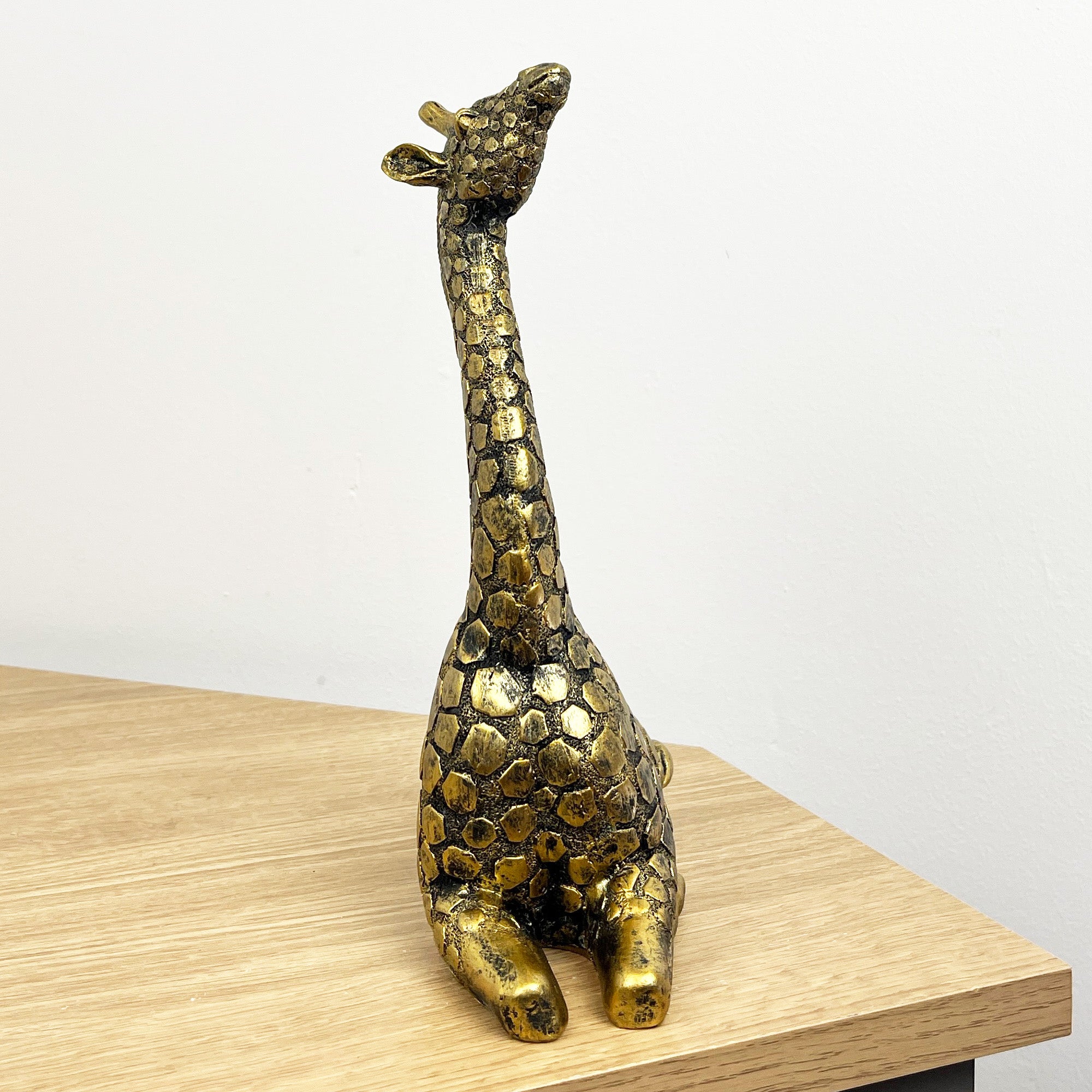23.5cm Sitting Gold Giraffe Ornament - Resin